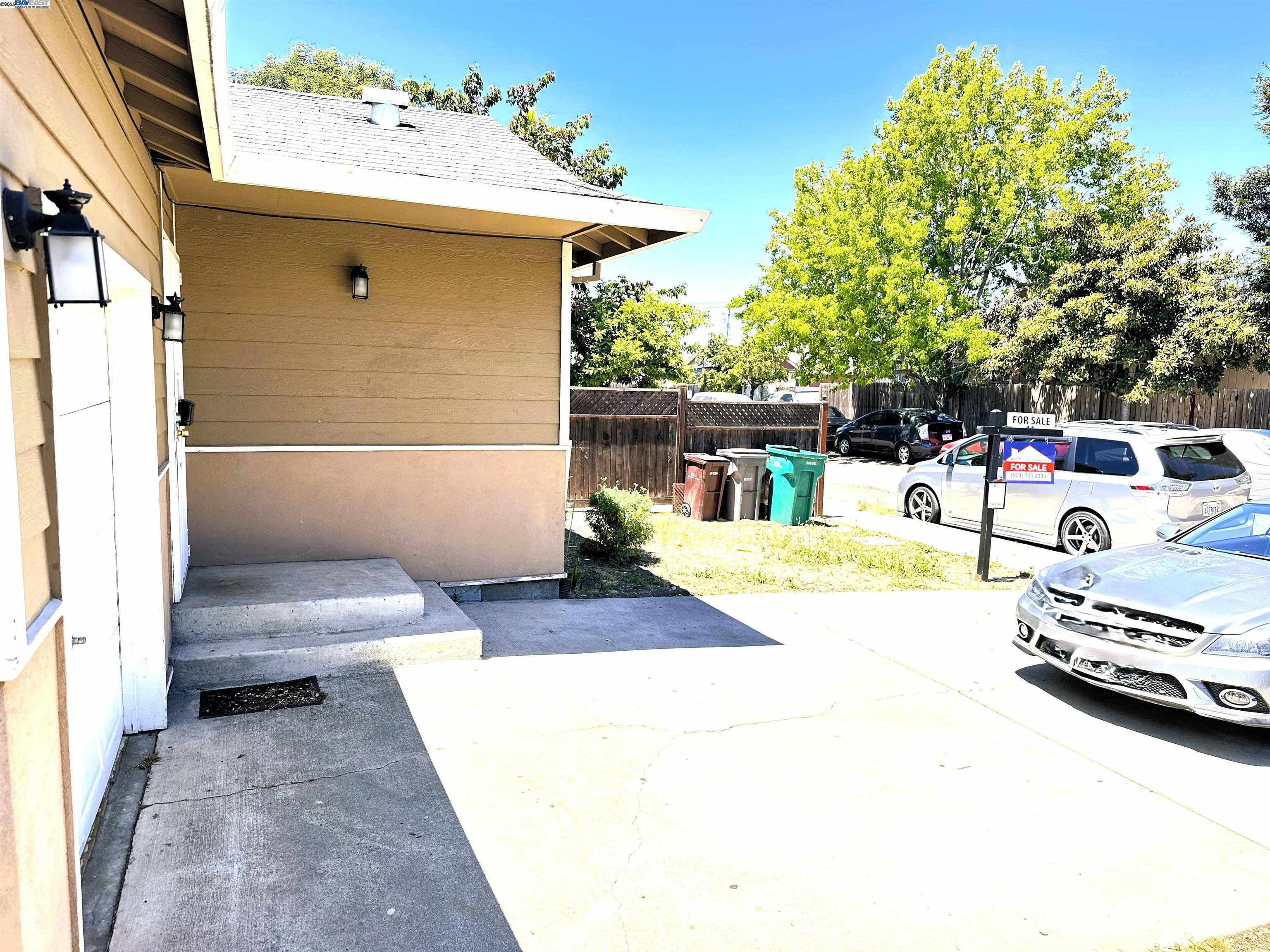 Detail Gallery Image 22 of 28 For 10580 Creekside, Oakland,  CA 94603 - 3 Beds | 2 Baths