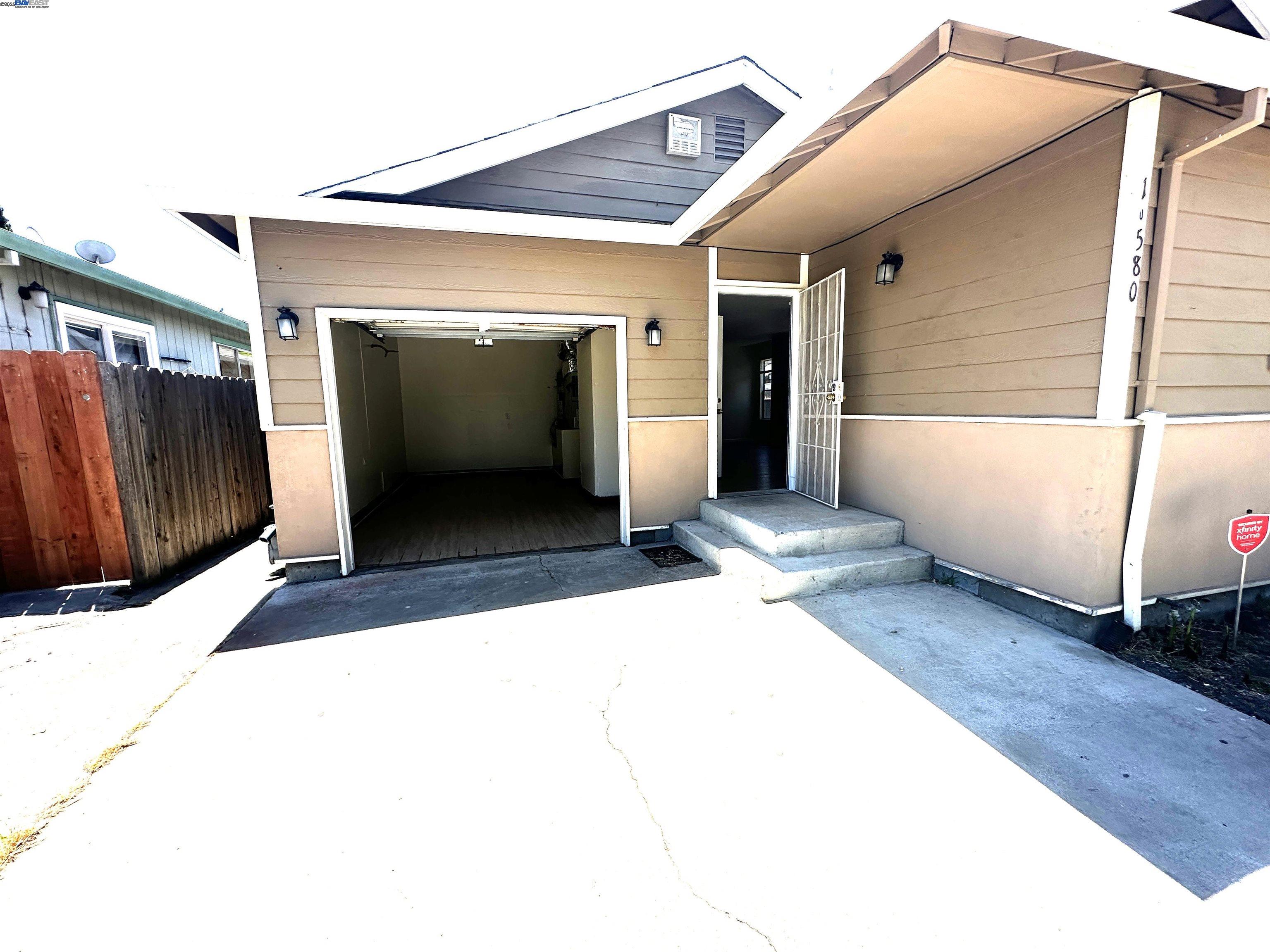 Detail Gallery Image 23 of 28 For 10580 Creekside, Oakland,  CA 94603 - 3 Beds | 2 Baths