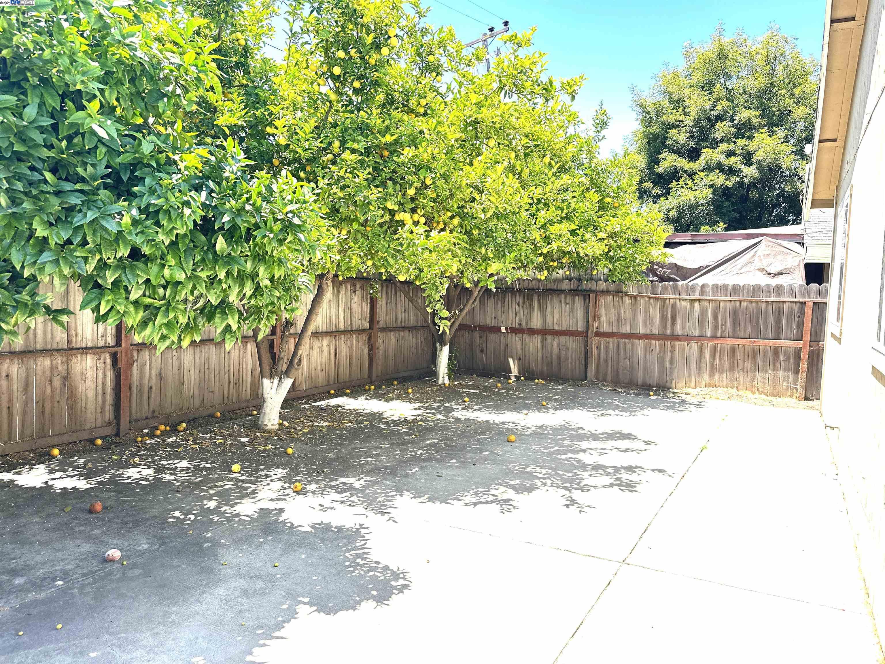 Detail Gallery Image 27 of 28 For 10580 Creekside, Oakland,  CA 94603 - 3 Beds | 2 Baths