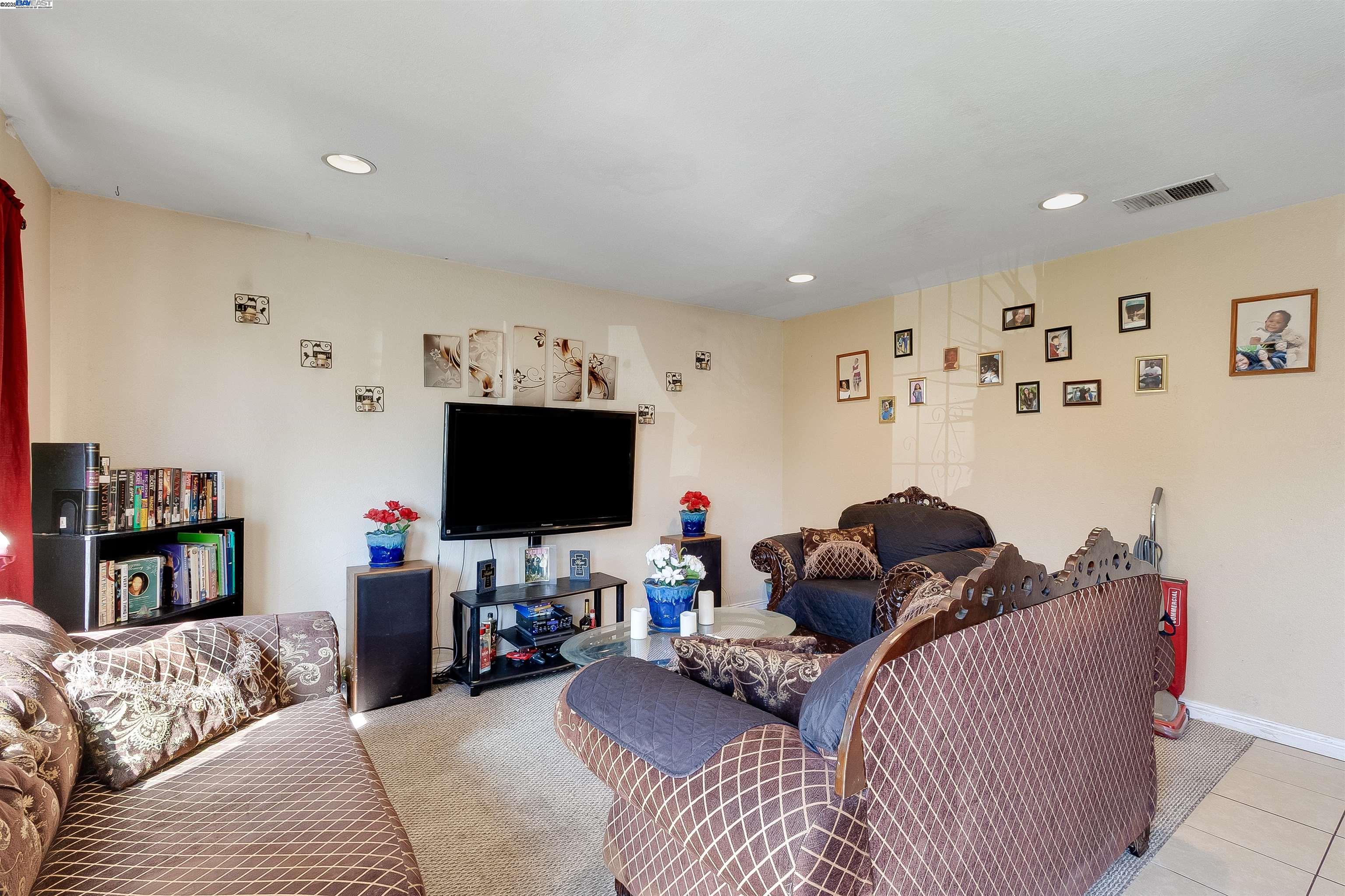Photo #4: 41103975 Listing 