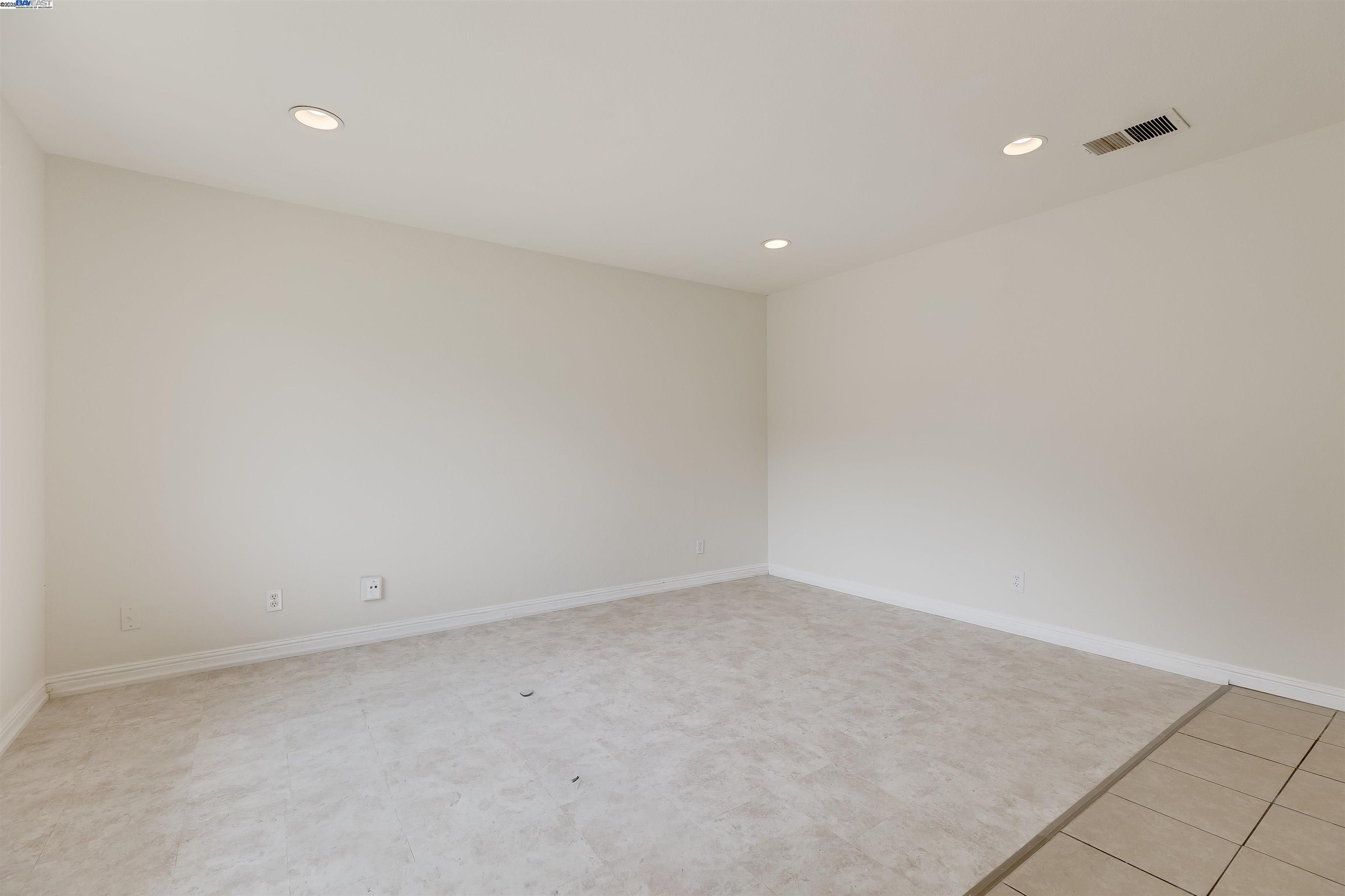 Photo #4: 41103975 Listing 