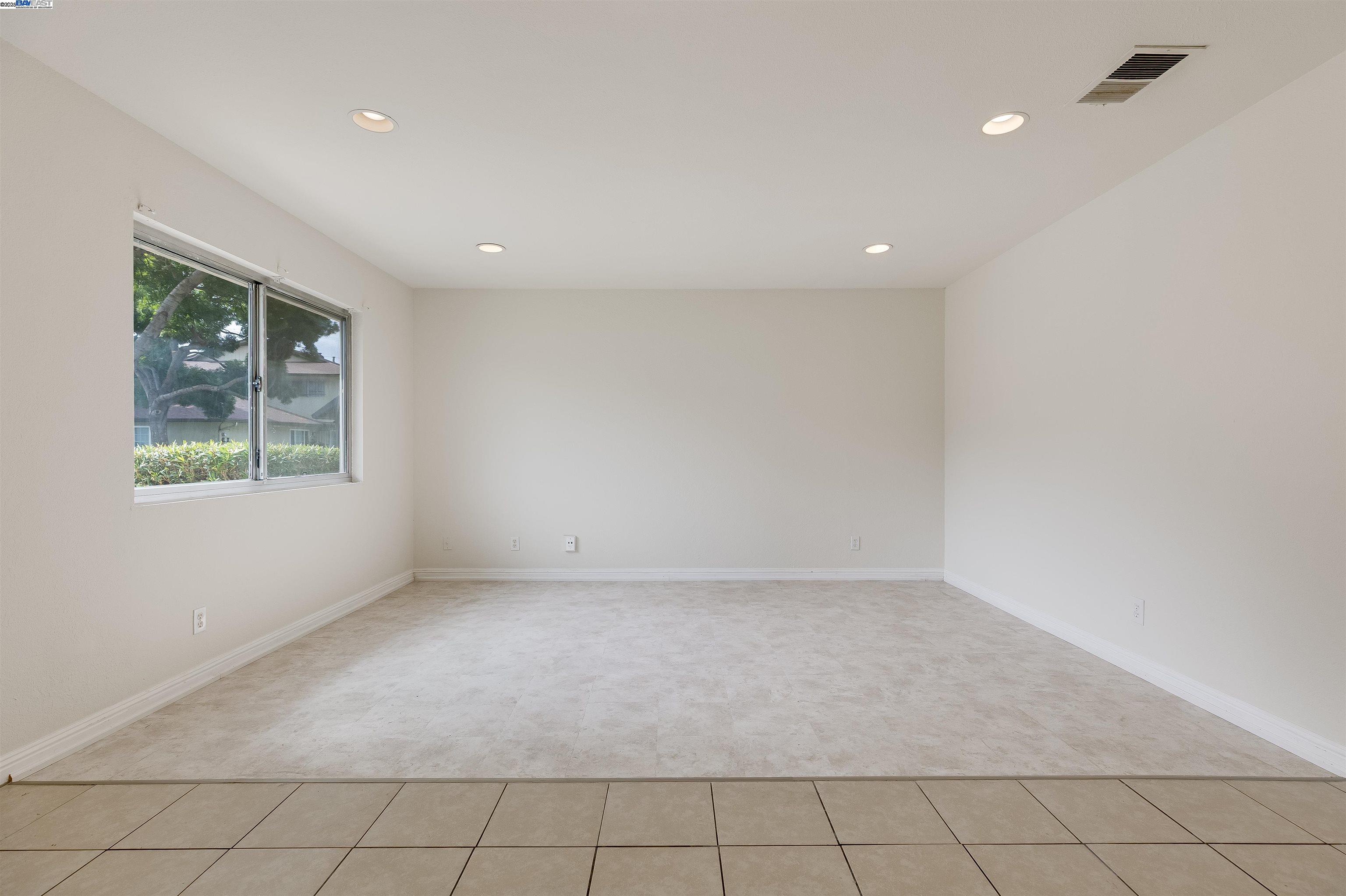 Photo #5: 41103975 Listing 