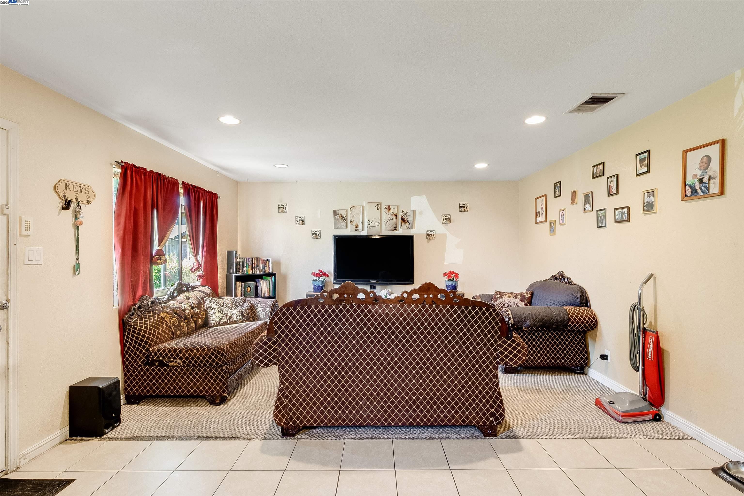 Photo #6: 41103975 Listing 