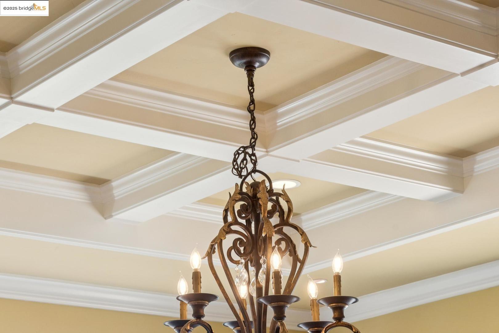Detail Gallery Image 11 of 47 For 3244 Ridgeview Pl, Hayward,  CA 94541 - 5 Beds | 3/1 Baths