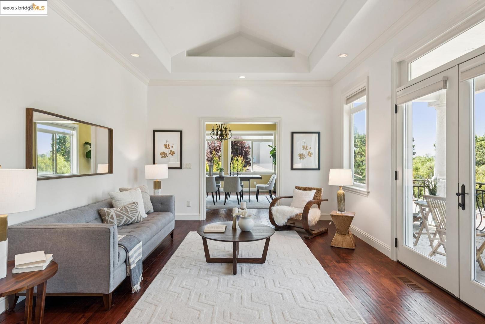 Detail Gallery Image 24 of 47 For 3244 Ridgeview Pl, Hayward,  CA 94541 - 5 Beds | 3/1 Baths