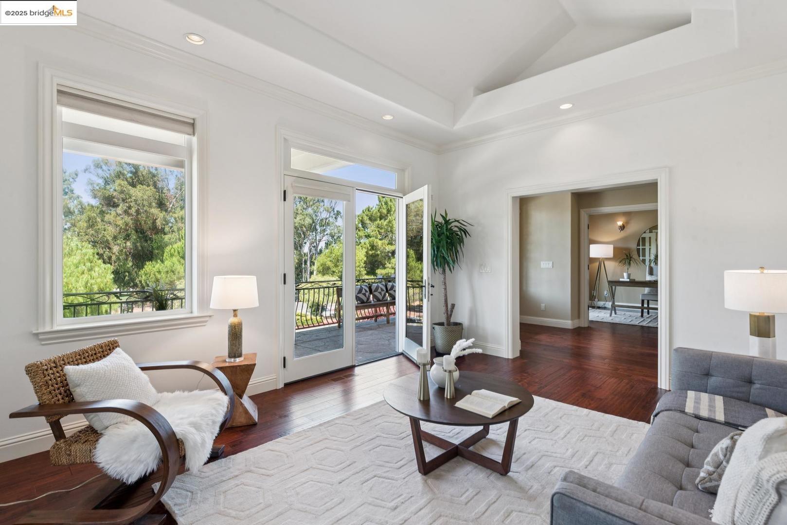 Detail Gallery Image 25 of 47 For 3244 Ridgeview Pl, Hayward,  CA 94541 - 5 Beds | 3/1 Baths