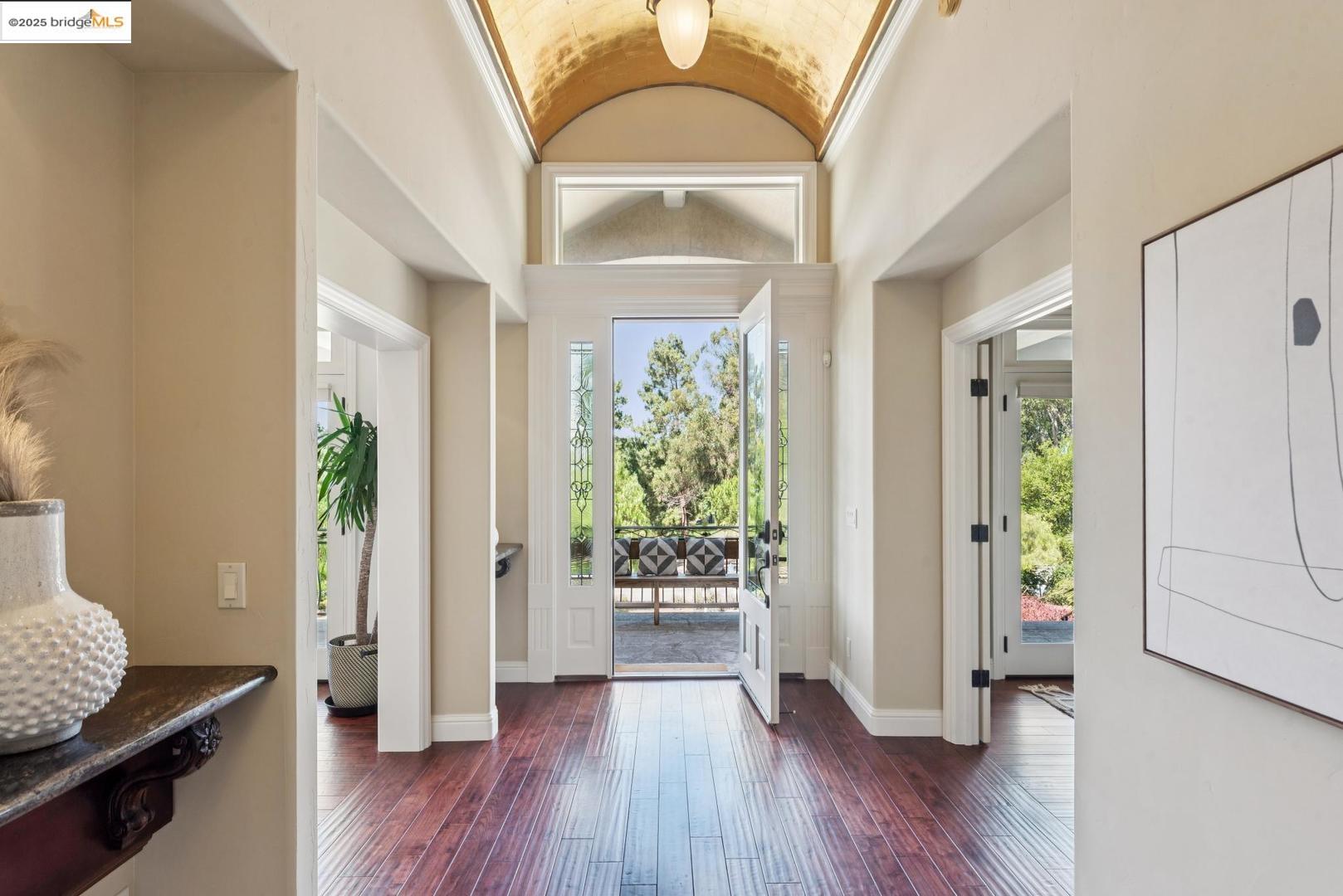 Detail Gallery Image 4 of 47 For 3244 Ridgeview Pl, Hayward,  CA 94541 - 5 Beds | 3/1 Baths