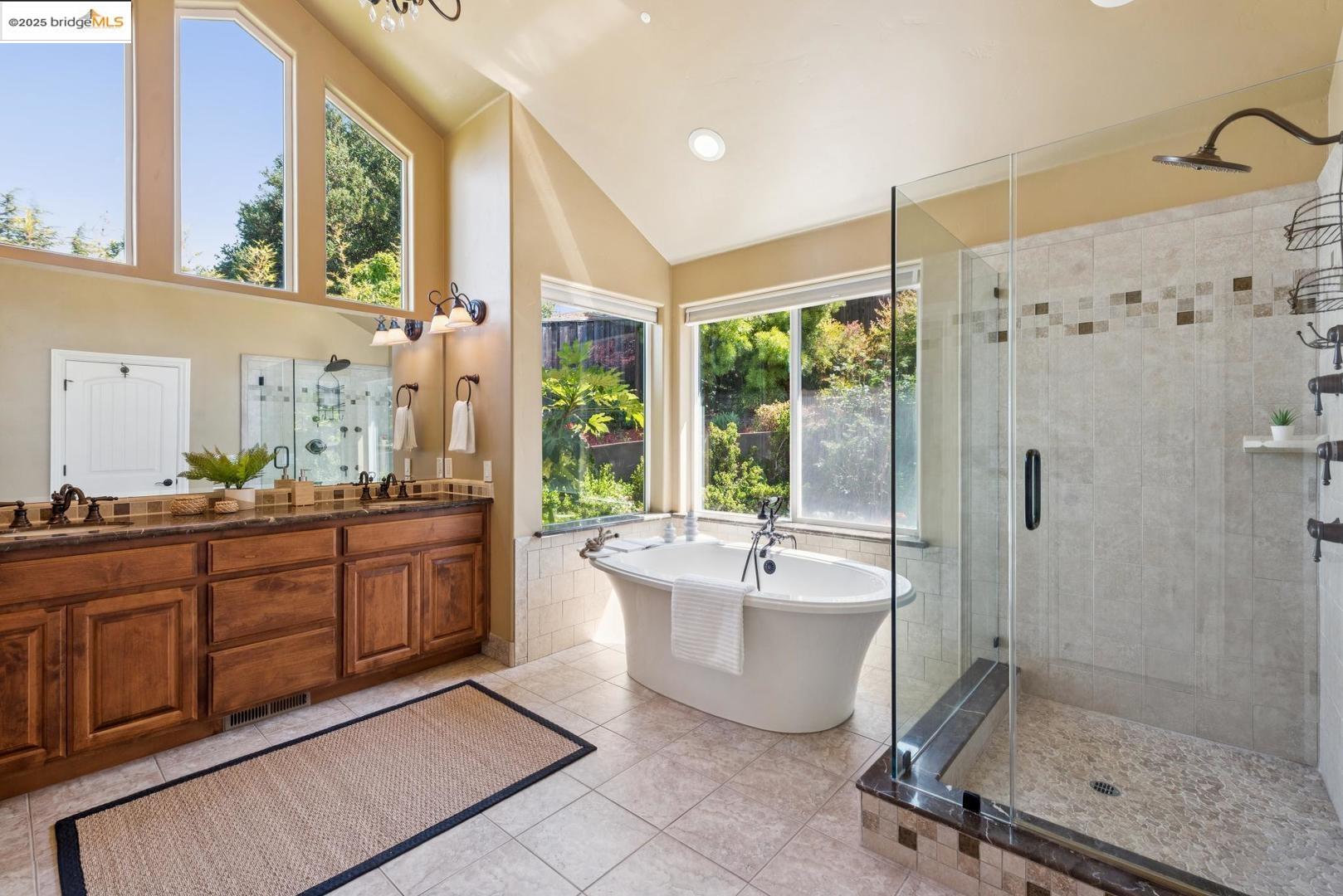 Detail Gallery Image 31 of 47 For 3244 Ridgeview Pl, Hayward,  CA 94541 - 5 Beds | 3/1 Baths