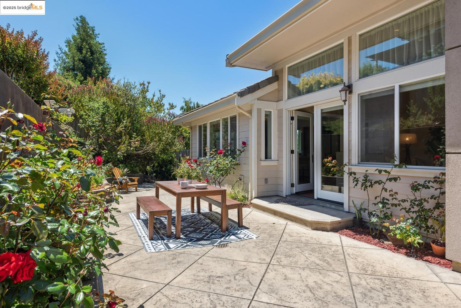 Detail Gallery Image 41 of 47 For 3244 Ridgeview Pl, Hayward,  CA 94541 - 5 Beds | 3/1 Baths