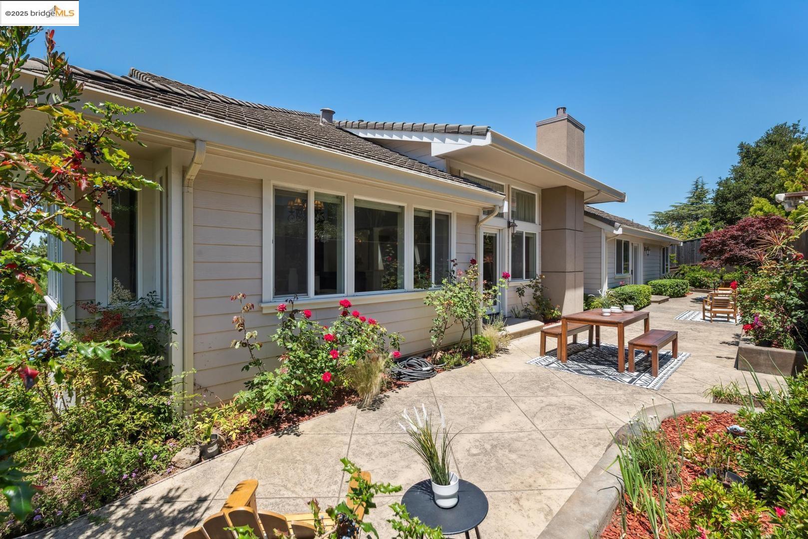 Detail Gallery Image 44 of 47 For 3244 Ridgeview Pl, Hayward,  CA 94541 - 5 Beds | 3/1 Baths