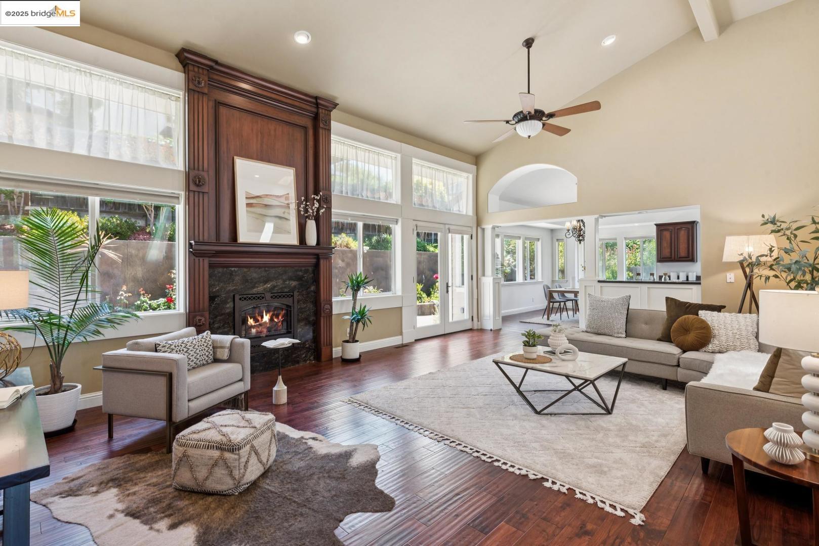 Detail Gallery Image 6 of 47 For 3244 Ridgeview Pl, Hayward,  CA 94541 - 5 Beds | 3/1 Baths