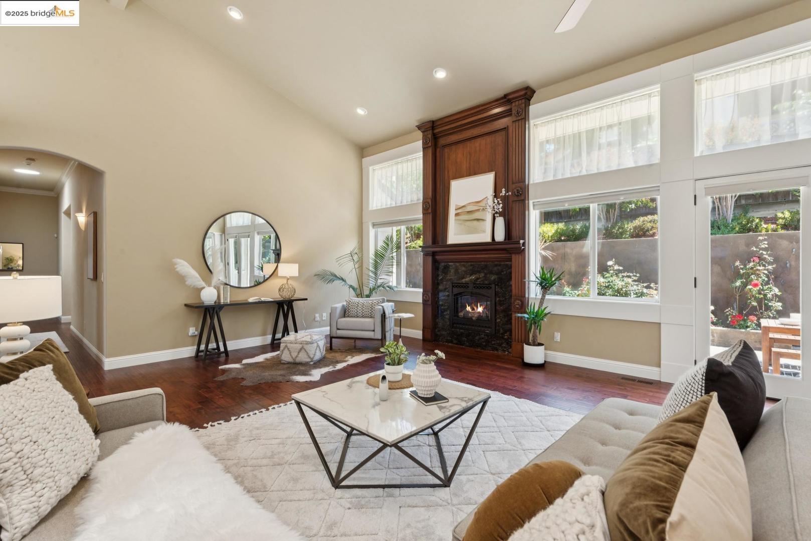 Detail Gallery Image 8 of 47 For 3244 Ridgeview Pl, Hayward,  CA 94541 - 5 Beds | 3/1 Baths