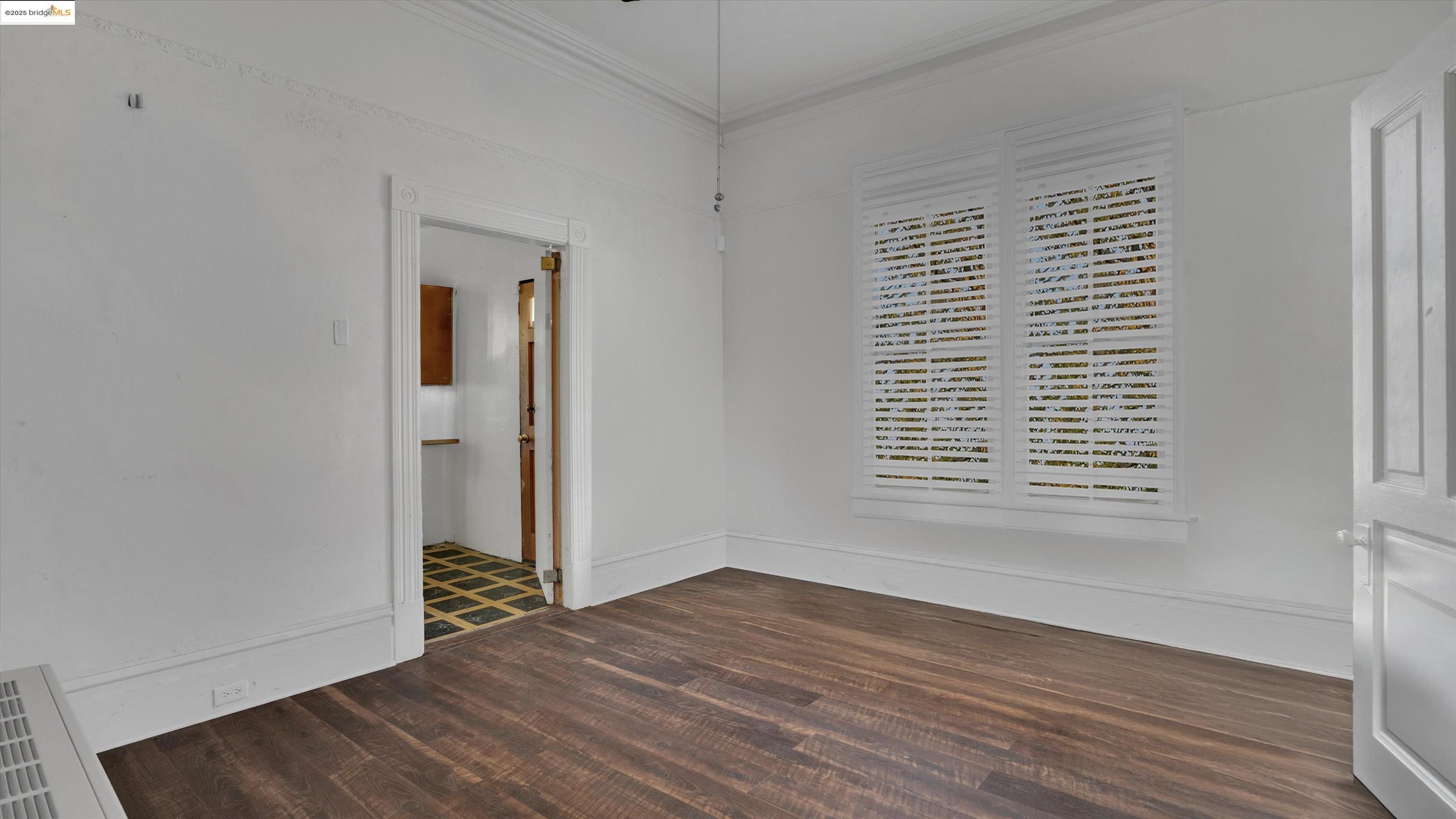 Detail Gallery Image 13 of 49 For 1071 59th St, Oakland,  CA 94608 - 3 Beds | 2 Baths
