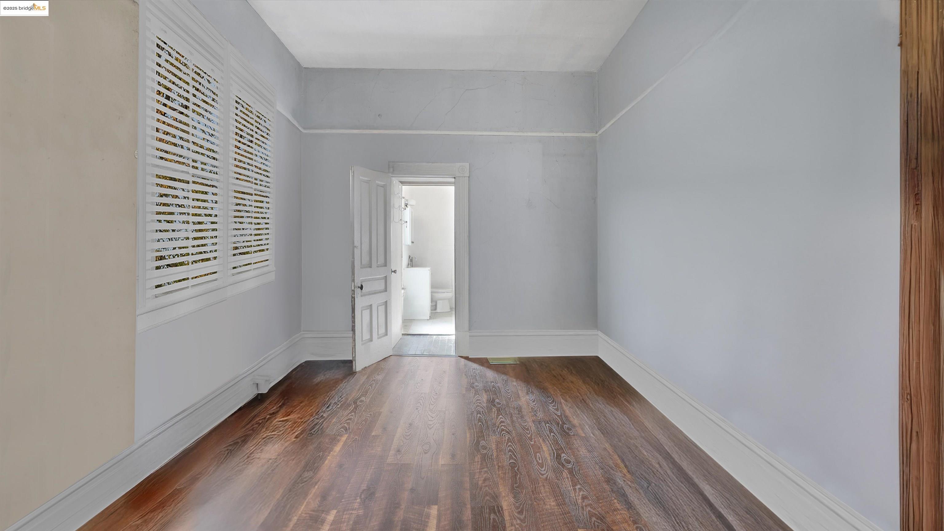 Detail Gallery Image 32 of 49 For 1071 59th St, Oakland,  CA 94608 - 3 Beds | 2 Baths