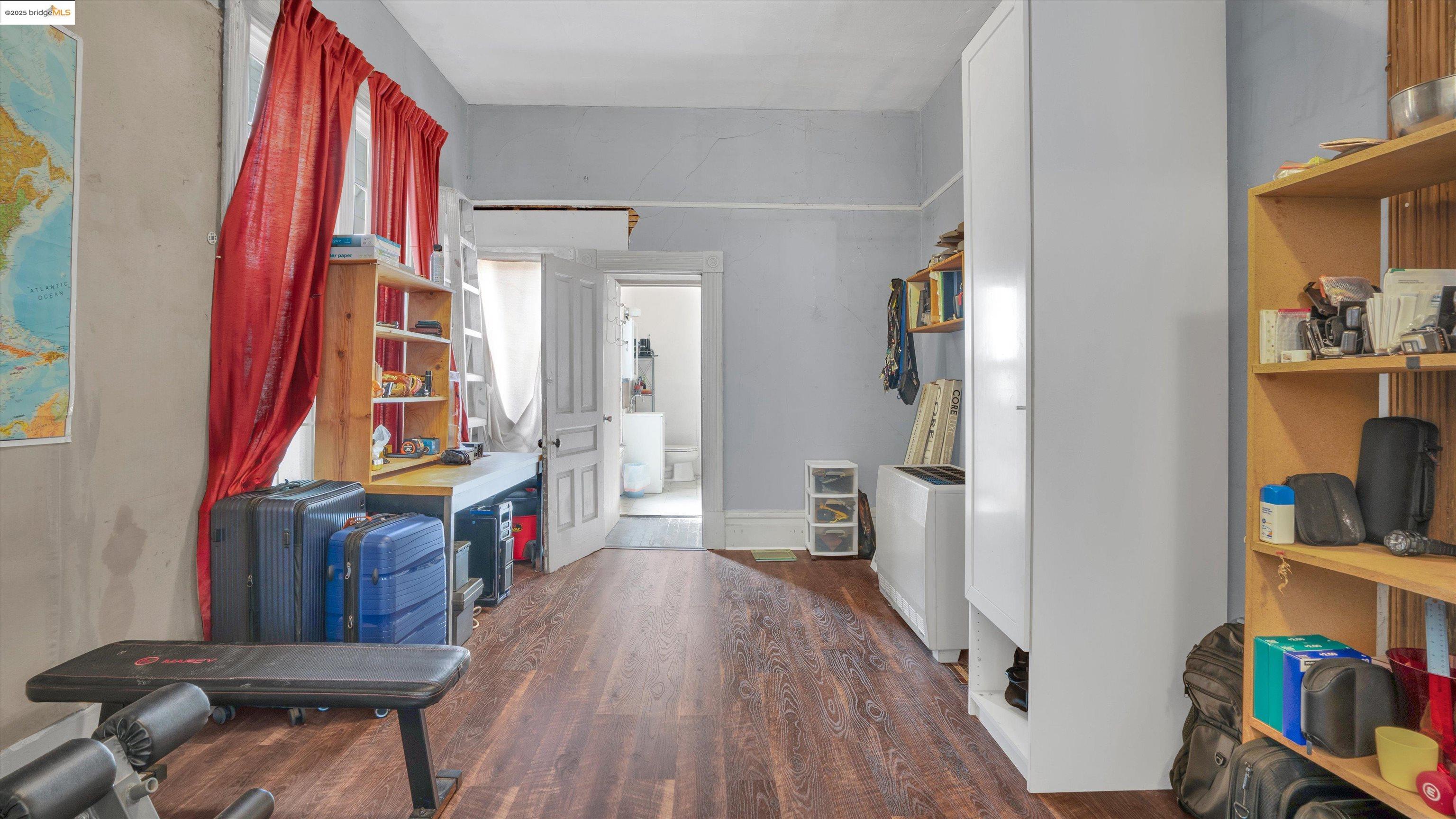 Detail Gallery Image 33 of 49 For 1071 59th St, Oakland,  CA 94608 - 3 Beds | 2 Baths