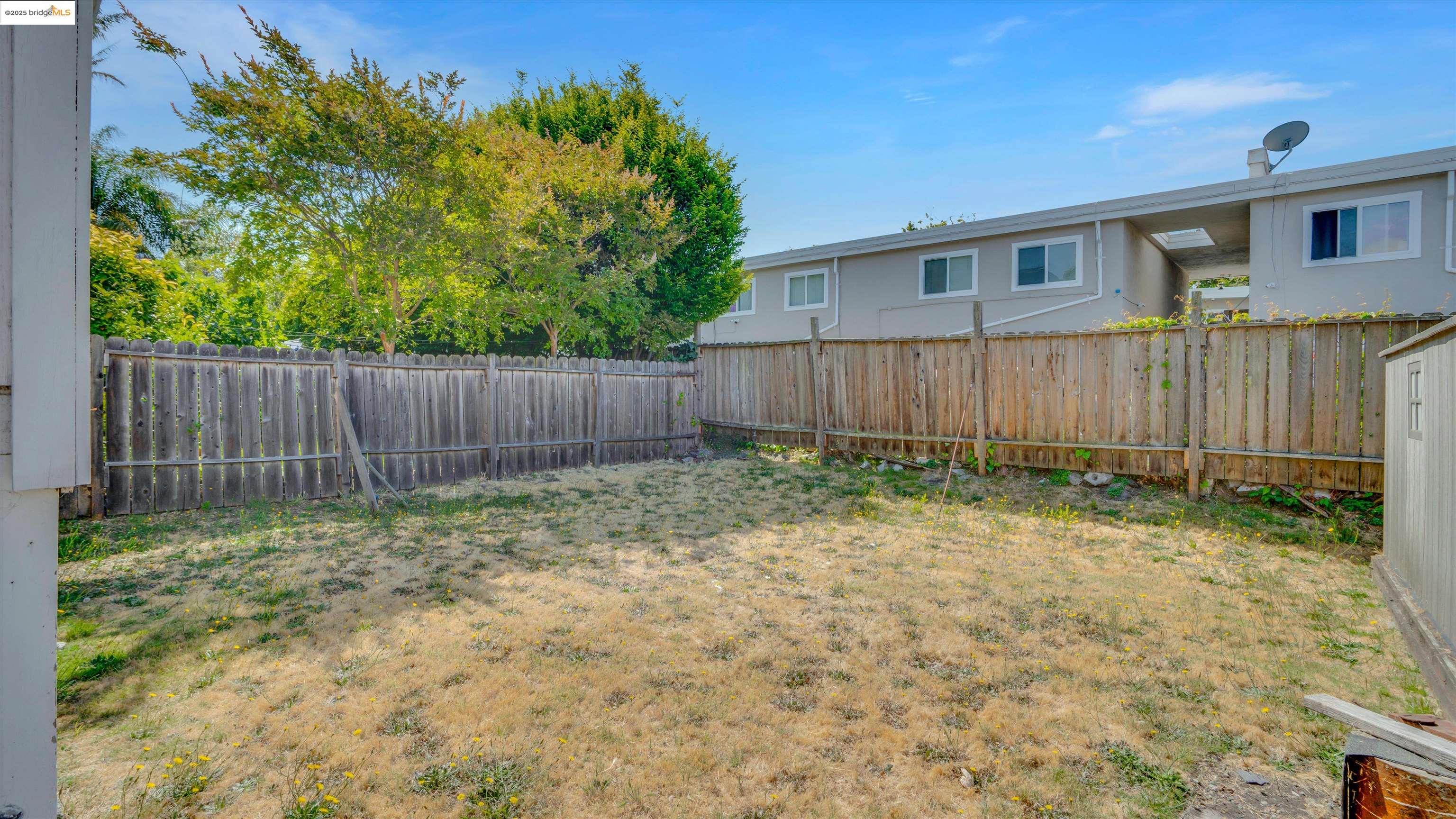 Detail Gallery Image 41 of 49 For 1071 59th St, Oakland,  CA 94608 - 3 Beds | 2 Baths