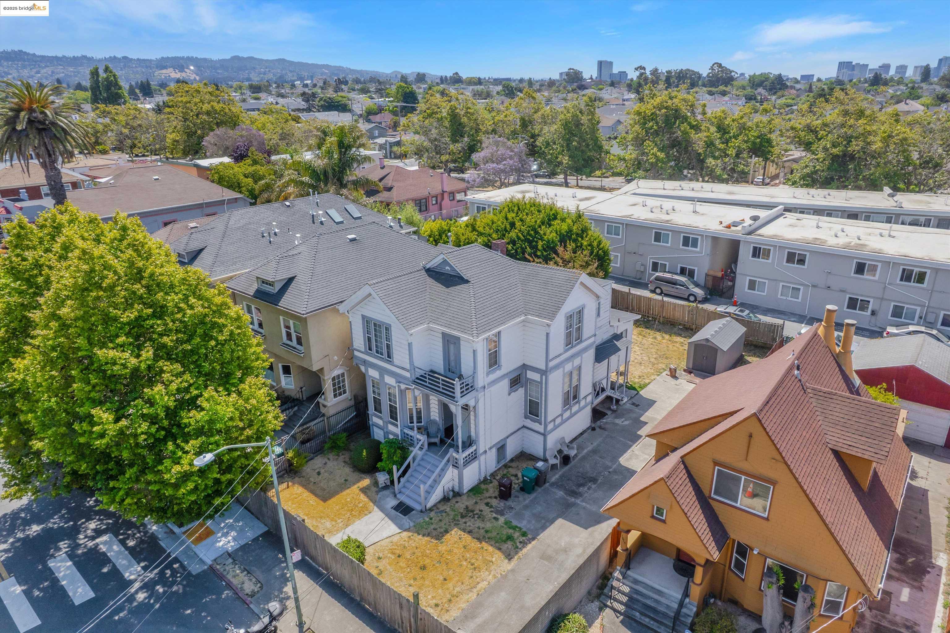 Detail Gallery Image 44 of 49 For 1071 59th St, Oakland,  CA 94608 - 3 Beds | 2 Baths