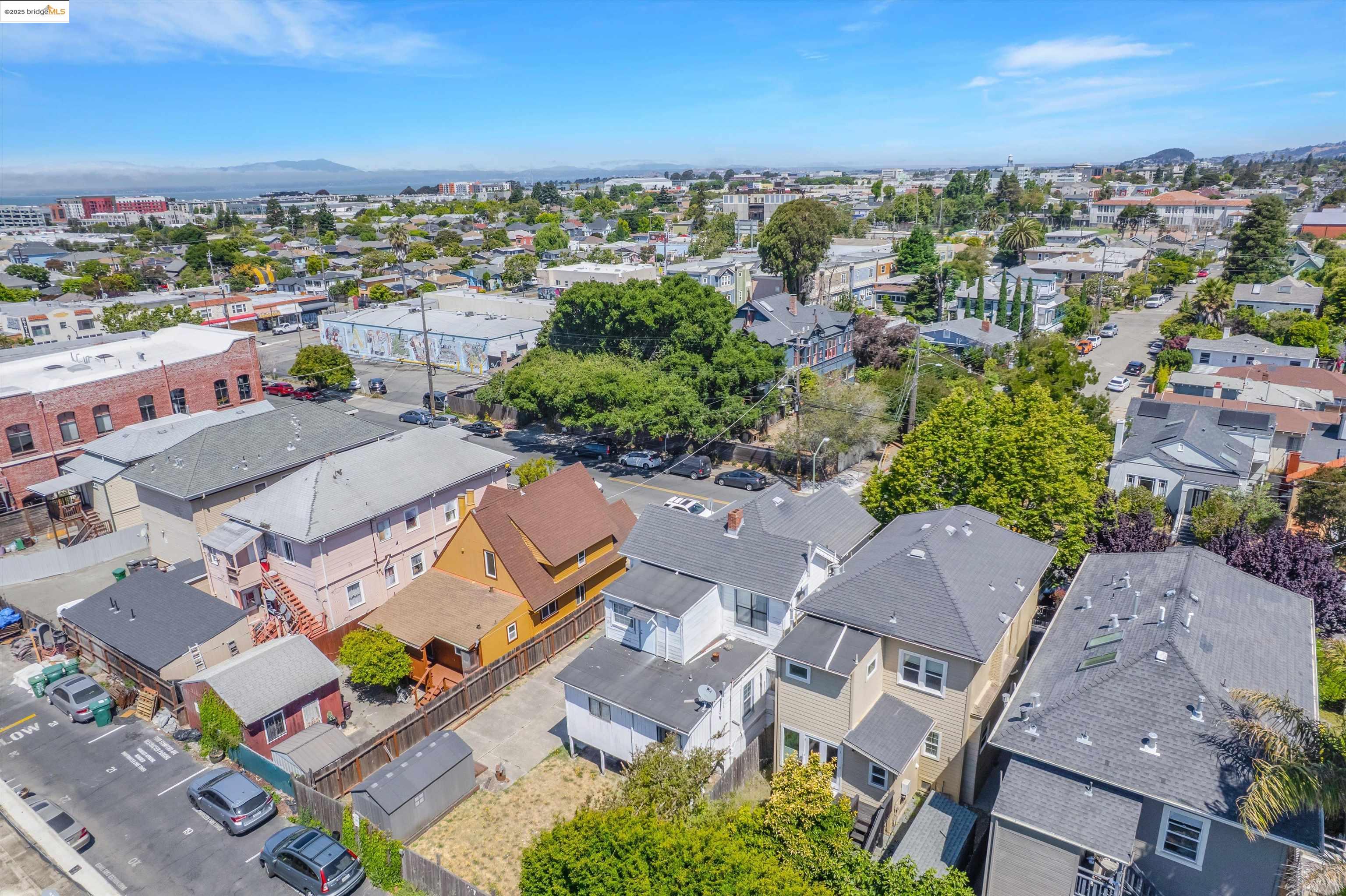 Detail Gallery Image 47 of 49 For 1071 59th St, Oakland,  CA 94608 - 3 Beds | 2 Baths