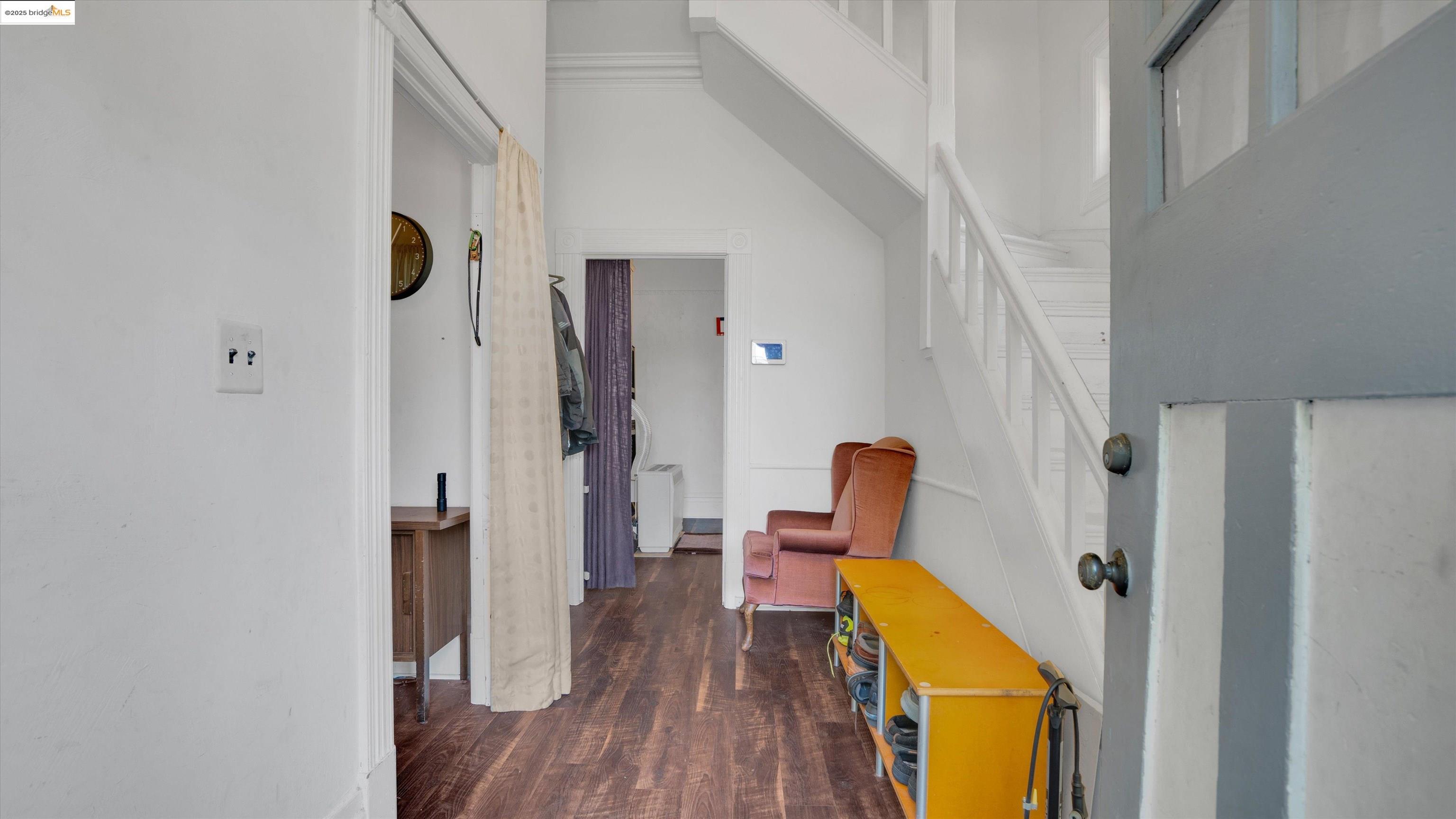 Detail Gallery Image 9 of 49 For 1071 59th St, Oakland,  CA 94608 - 3 Beds | 2 Baths