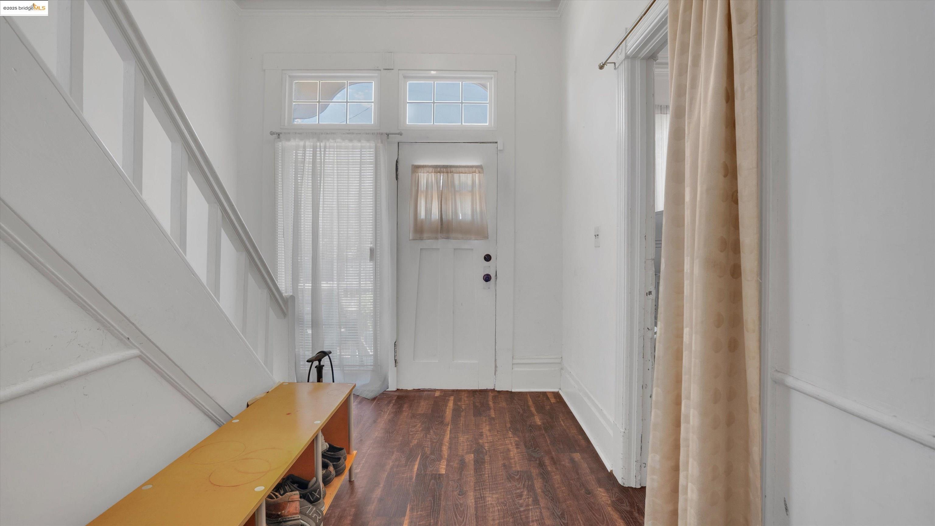 Detail Gallery Image 10 of 49 For 1071 59th St, Oakland,  CA 94608 - 3 Beds | 2 Baths