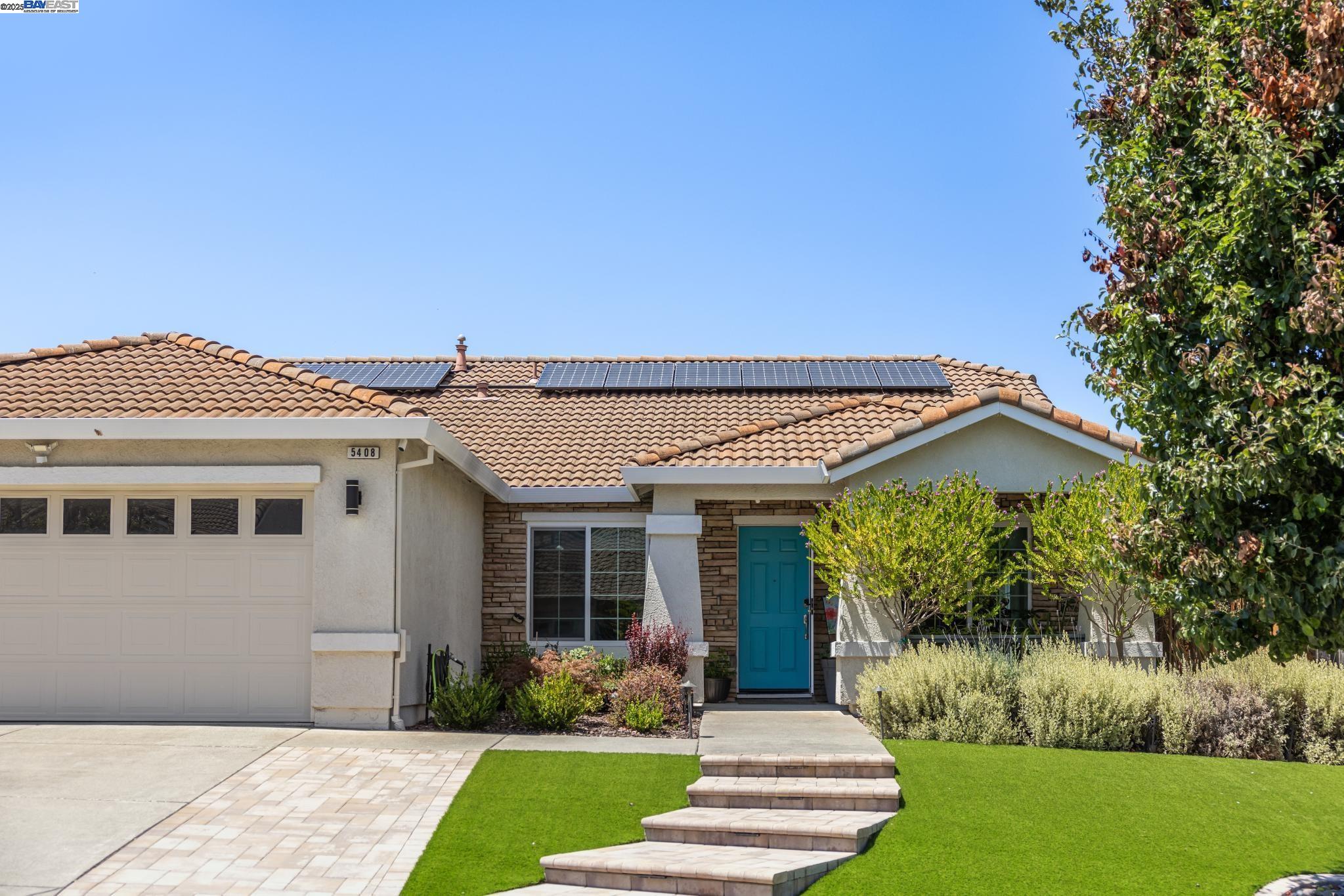 Detail Gallery Image 1 of 30 For 5408 La Salle Way, Vallejo,  CA 94591 - 4 Beds | 2 Baths