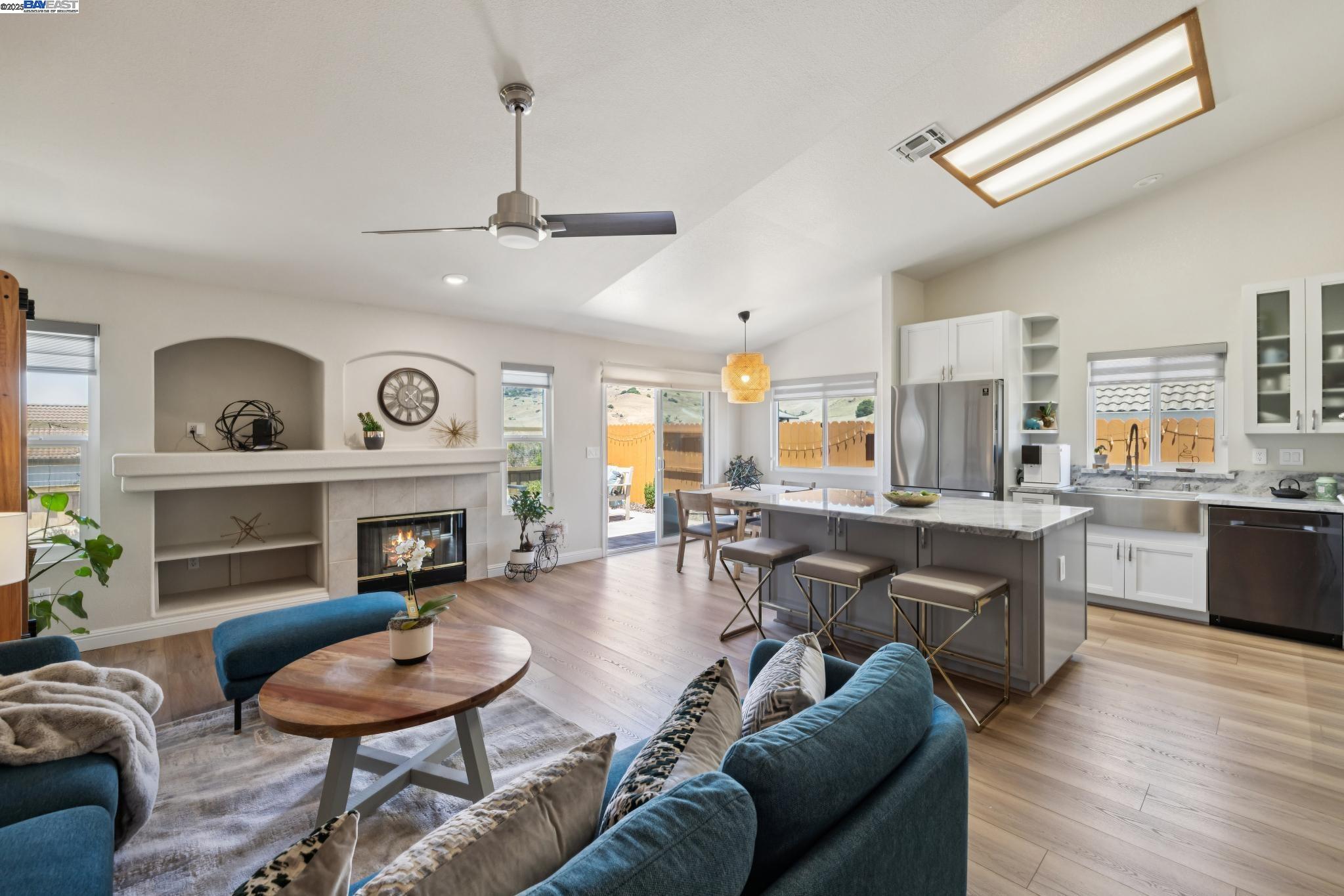 Detail Gallery Image 11 of 30 For 5408 La Salle Way, Vallejo,  CA 94591 - 4 Beds | 2 Baths