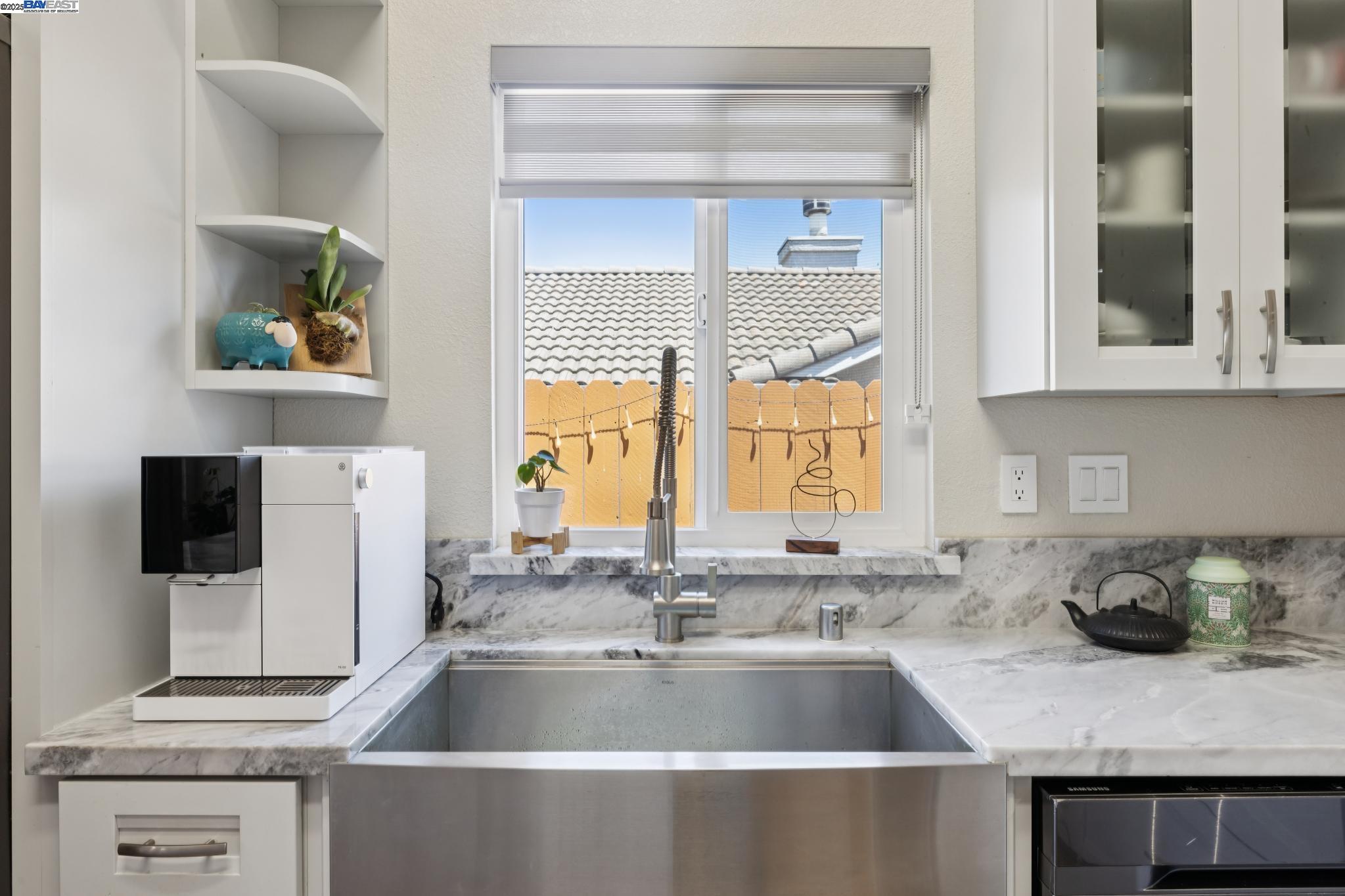 Detail Gallery Image 6 of 30 For 5408 La Salle Way, Vallejo,  CA 94591 - 4 Beds | 2 Baths