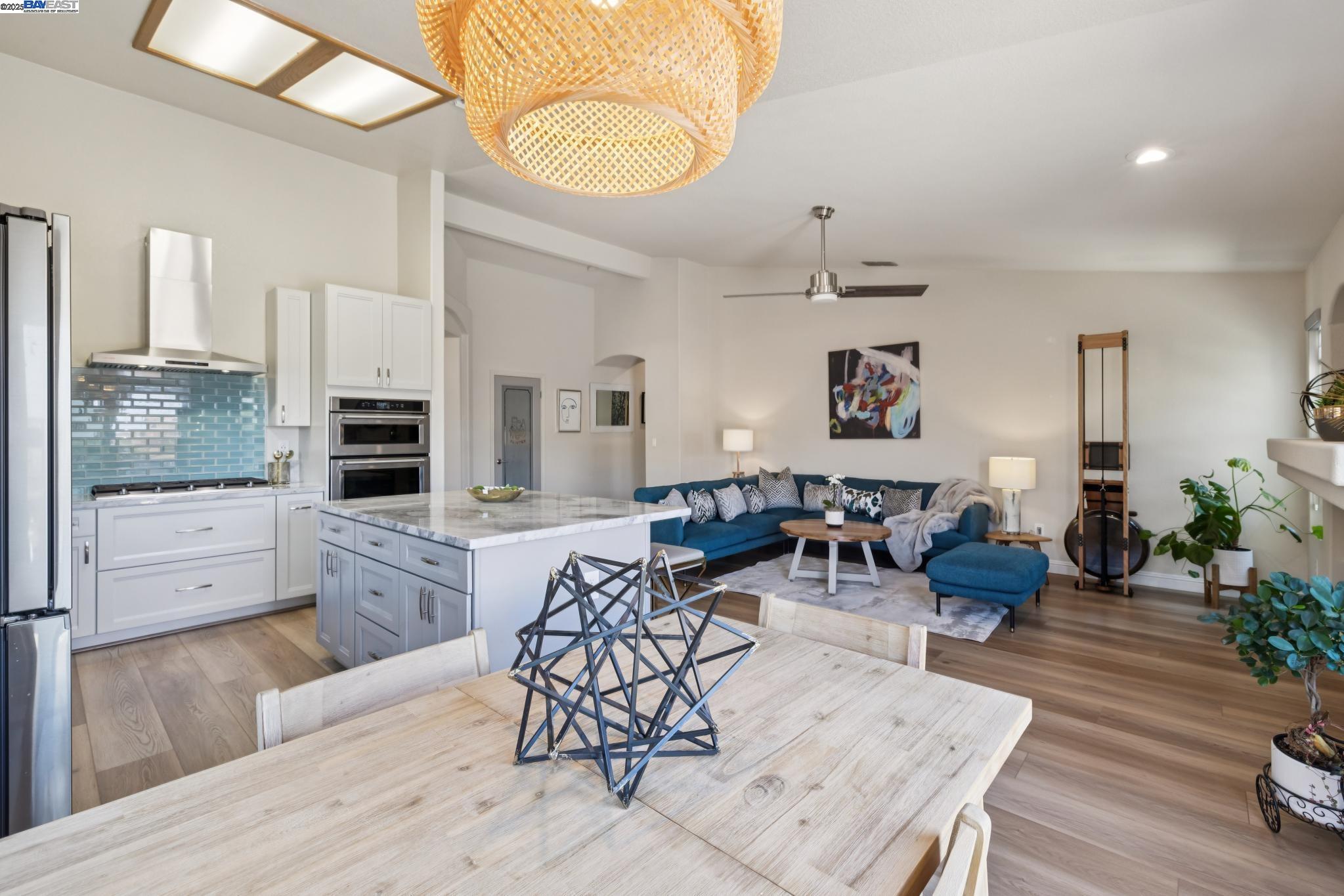 Detail Gallery Image 8 of 30 For 5408 La Salle Way, Vallejo,  CA 94591 - 4 Beds | 2 Baths
