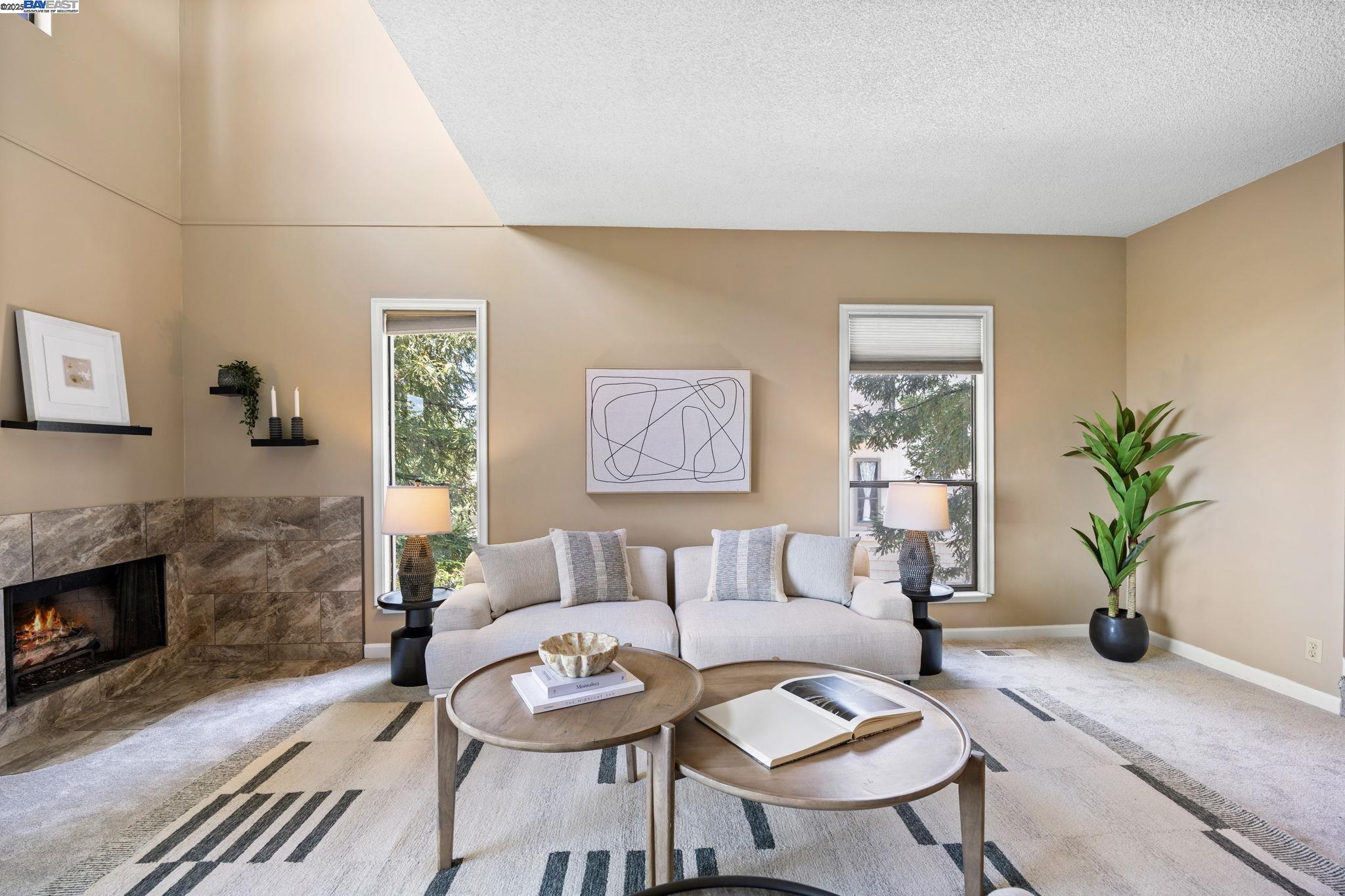 Detail Gallery Image 11 of 33 For 1112 Holmes Way, Hayward,  CA 94541 - 2 Beds | 2/1 Baths
