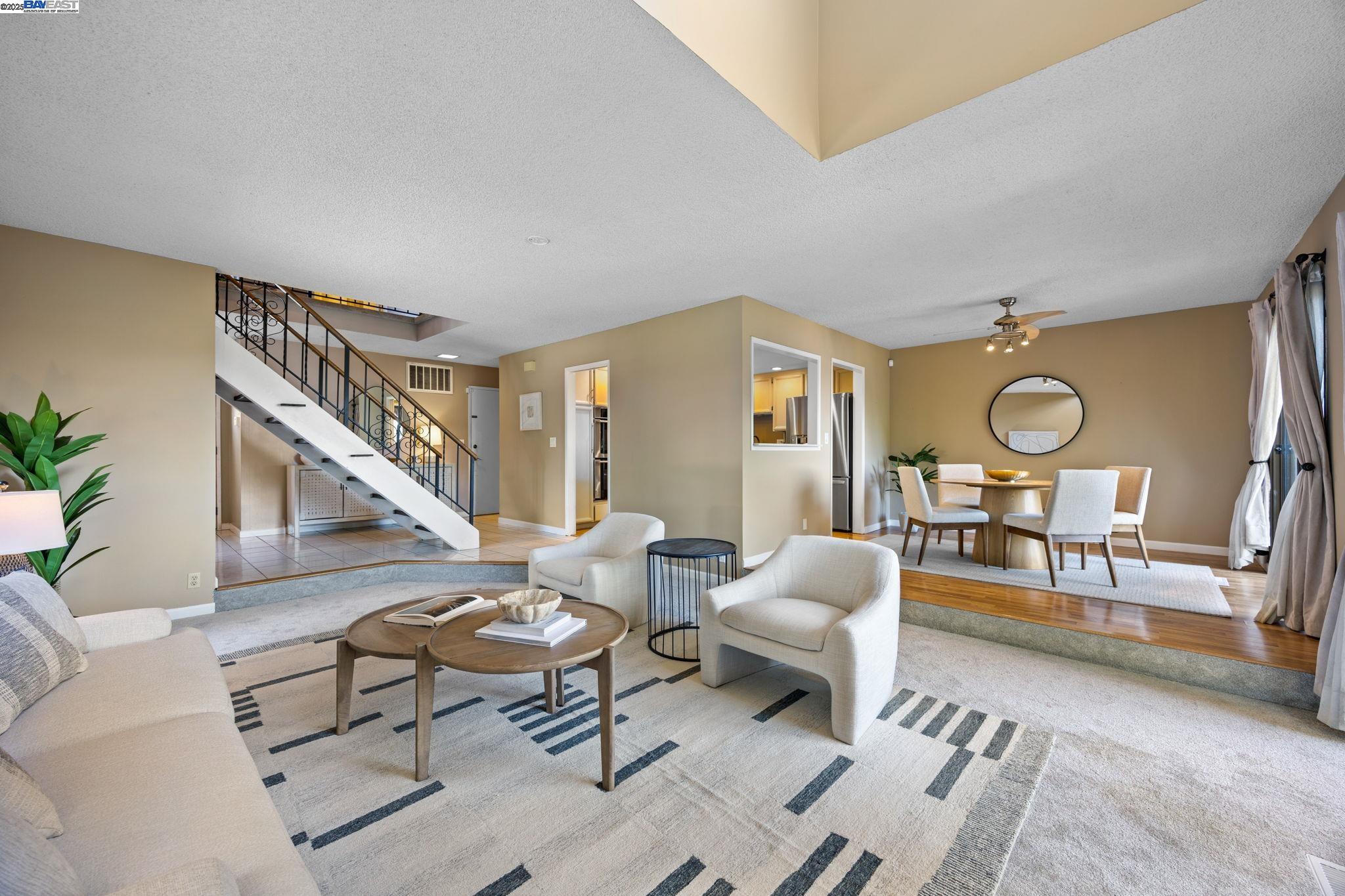 Detail Gallery Image 12 of 33 For 1112 Holmes Way, Hayward,  CA 94541 - 2 Beds | 2/1 Baths