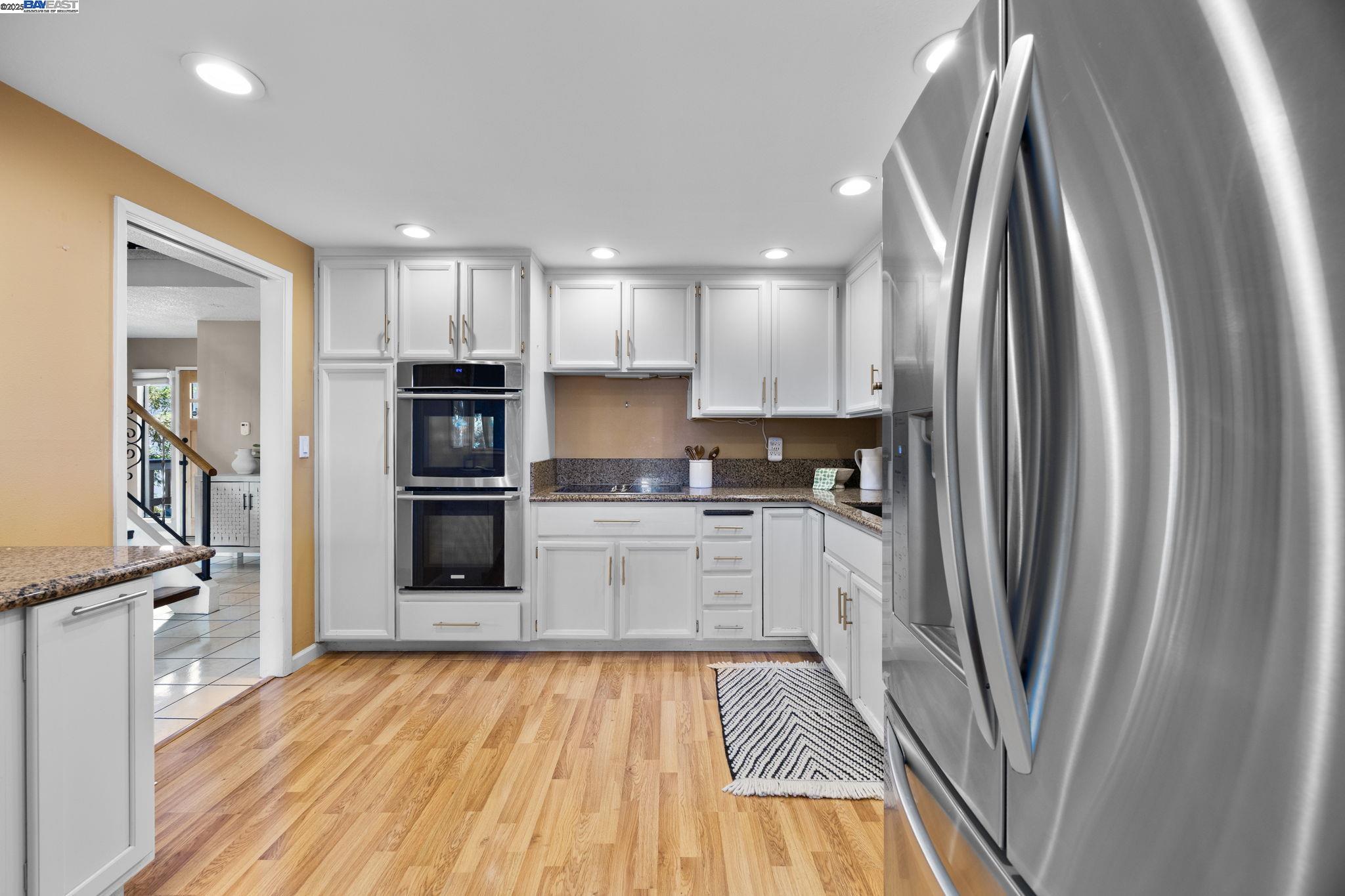 Detail Gallery Image 18 of 33 For 1112 Holmes Way, Hayward,  CA 94541 - 2 Beds | 2/1 Baths