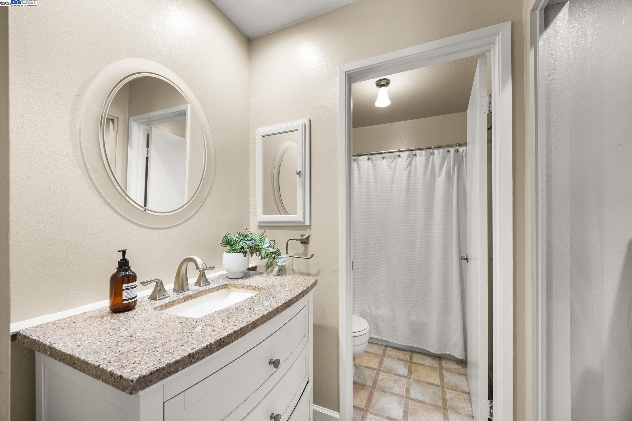 Detail Gallery Image 24 of 33 For 1112 Holmes Way, Hayward,  CA 94541 - 2 Beds | 2/1 Baths