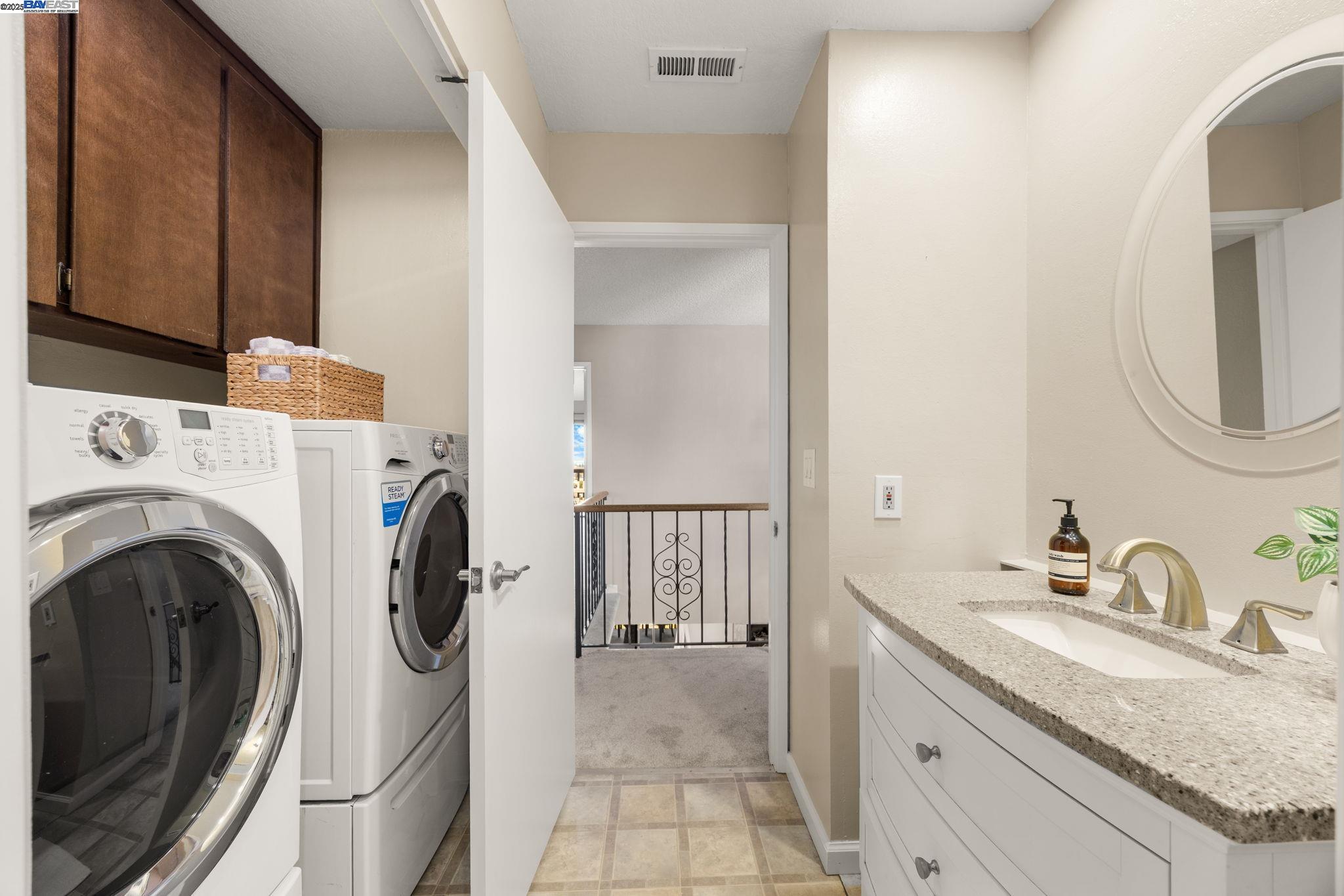 Detail Gallery Image 25 of 33 For 1112 Holmes Way, Hayward,  CA 94541 - 2 Beds | 2/1 Baths