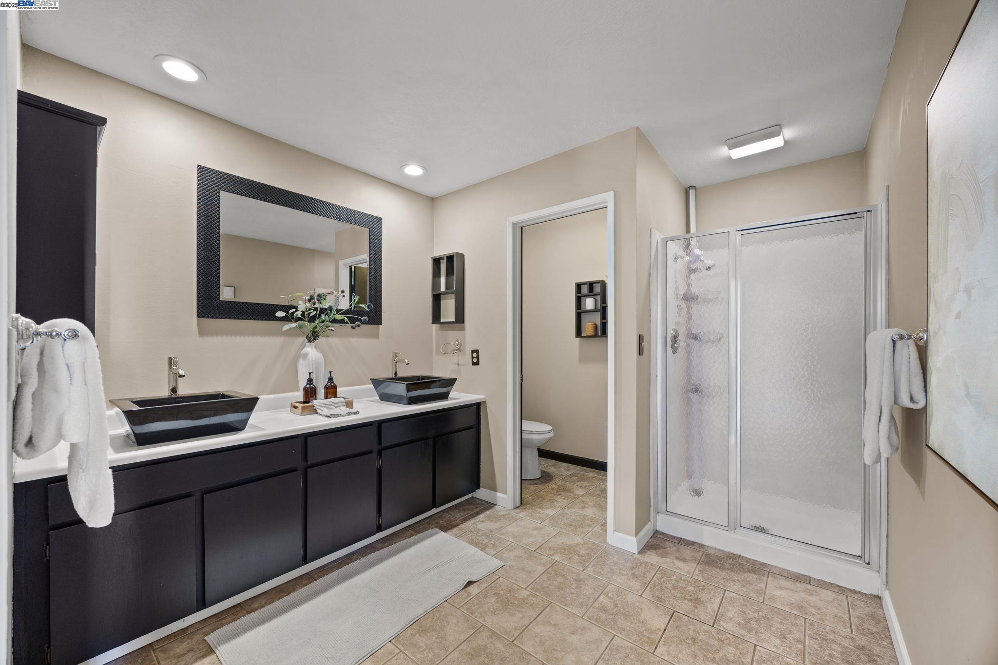 Detail Gallery Image 29 of 33 For 1112 Holmes Way, Hayward,  CA 94541 - 2 Beds | 2/1 Baths