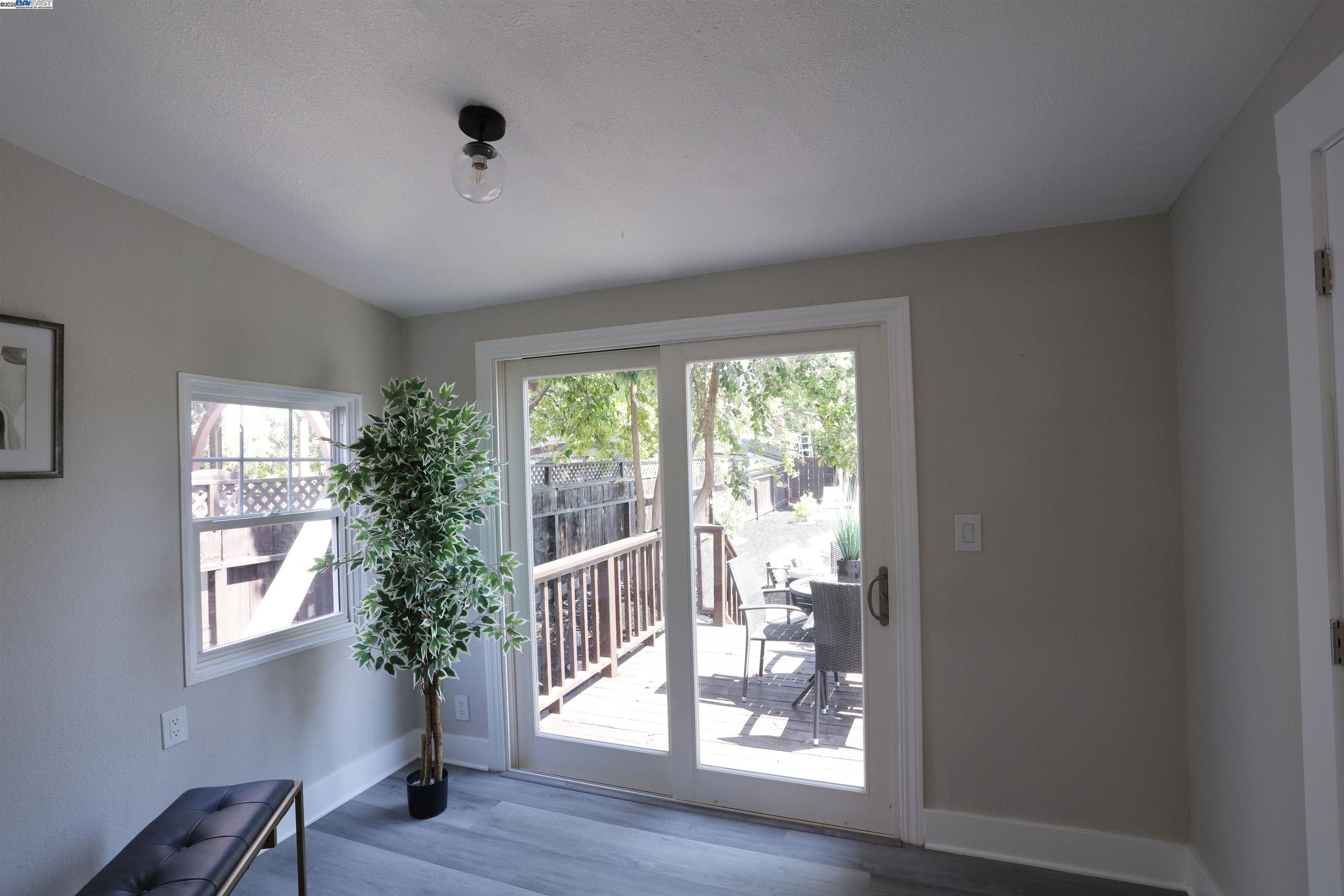 Detail Gallery Image 13 of 36 For 851 Estudillo Ave, San Leandro,  CA 94577 - 4 Beds | 3/1 Baths