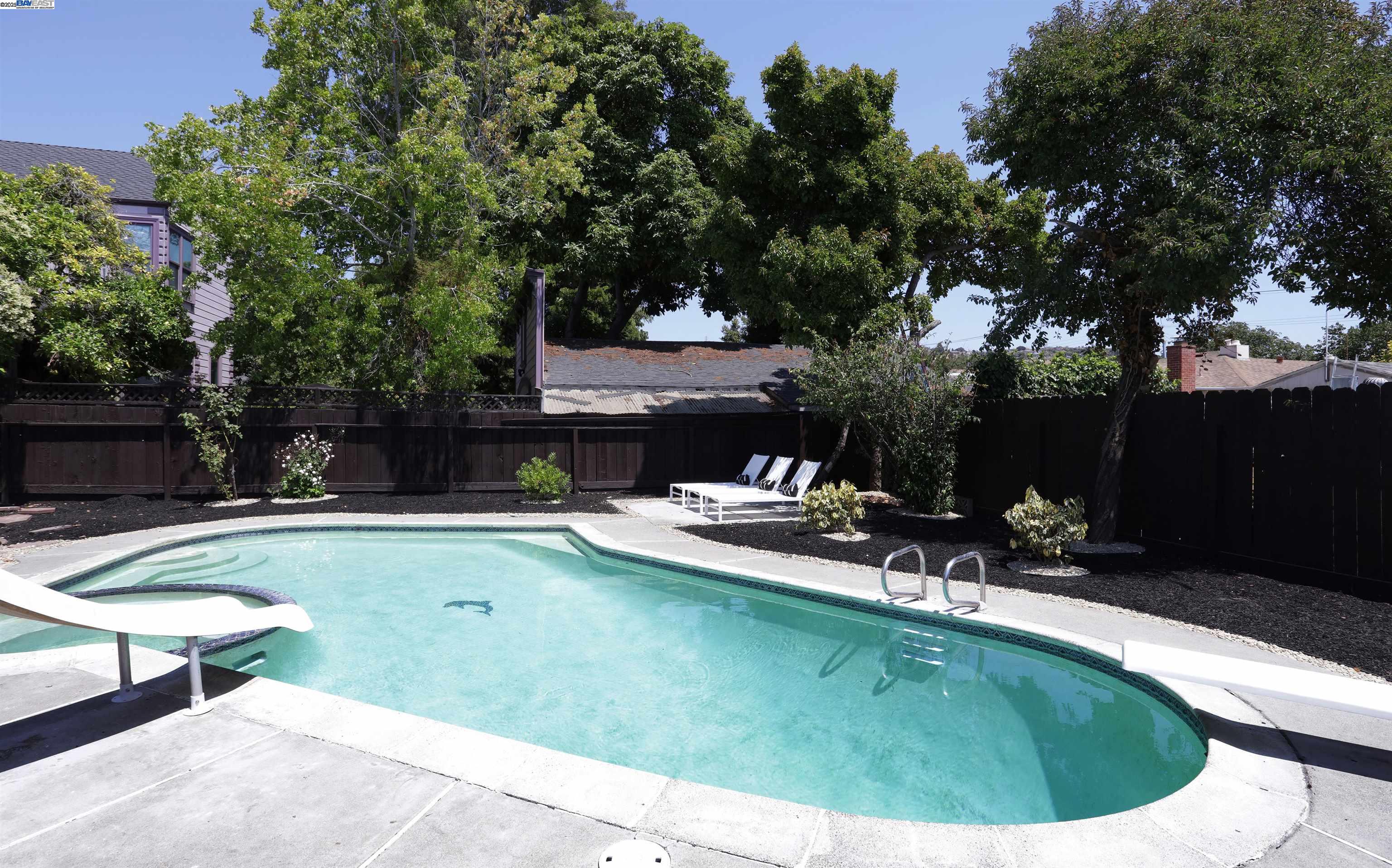 Detail Gallery Image 30 of 36 For 851 Estudillo Ave, San Leandro,  CA 94577 - 4 Beds | 3/1 Baths