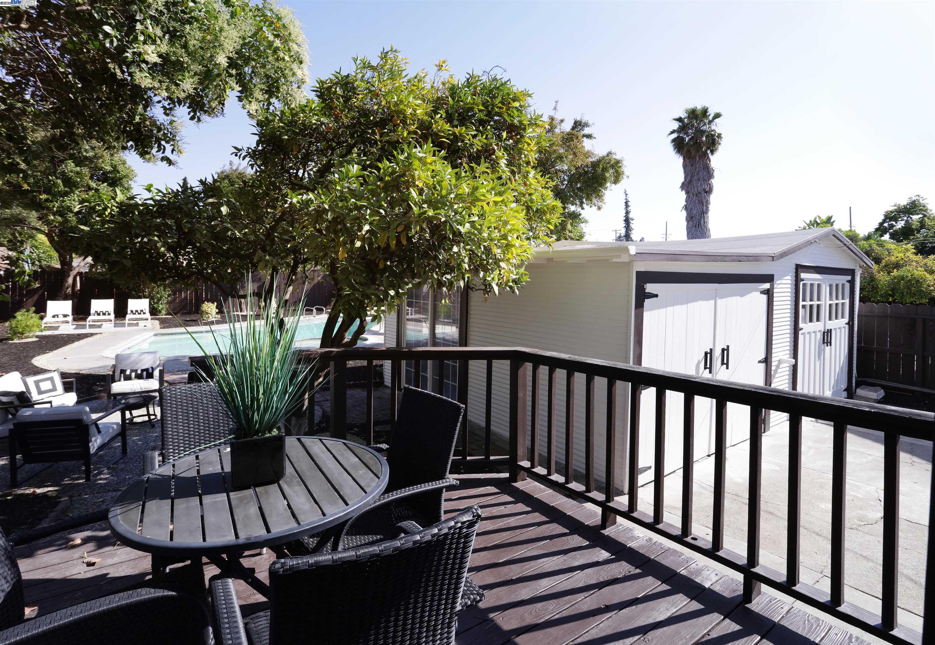 Detail Gallery Image 5 of 36 For 851 Estudillo Ave, San Leandro,  CA 94577 - 4 Beds | 3/1 Baths