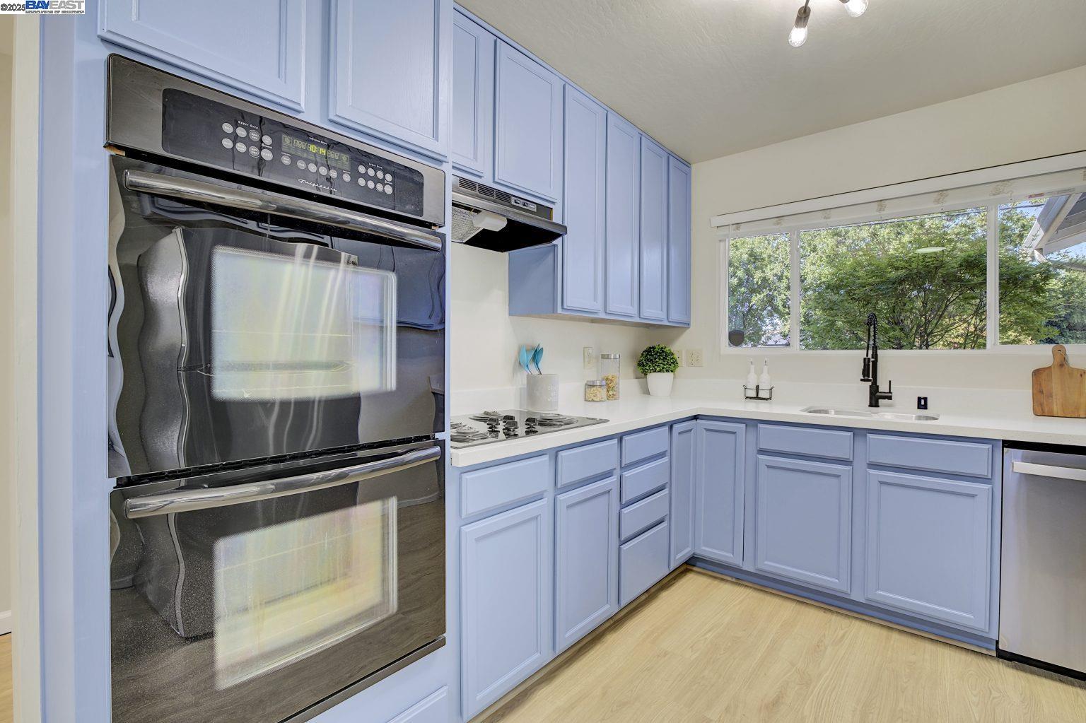 Detail Gallery Image 11 of 43 For 4022 Wilson Ln, Concord,  CA 94521 - 4 Beds | 2 Baths