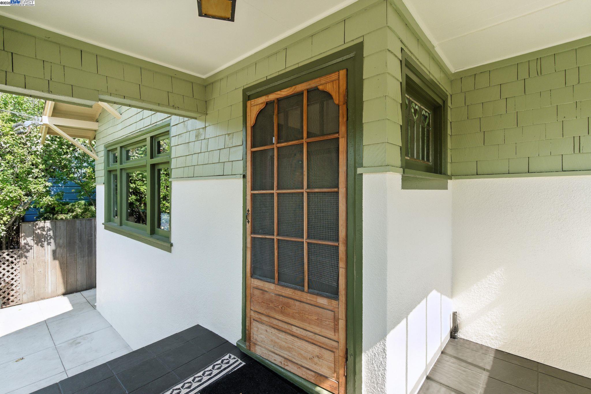 Detail Gallery Image 11 of 48 For 517 Taylor Ave, Alameda,  CA 94501 - 3 Beds | 2 Baths