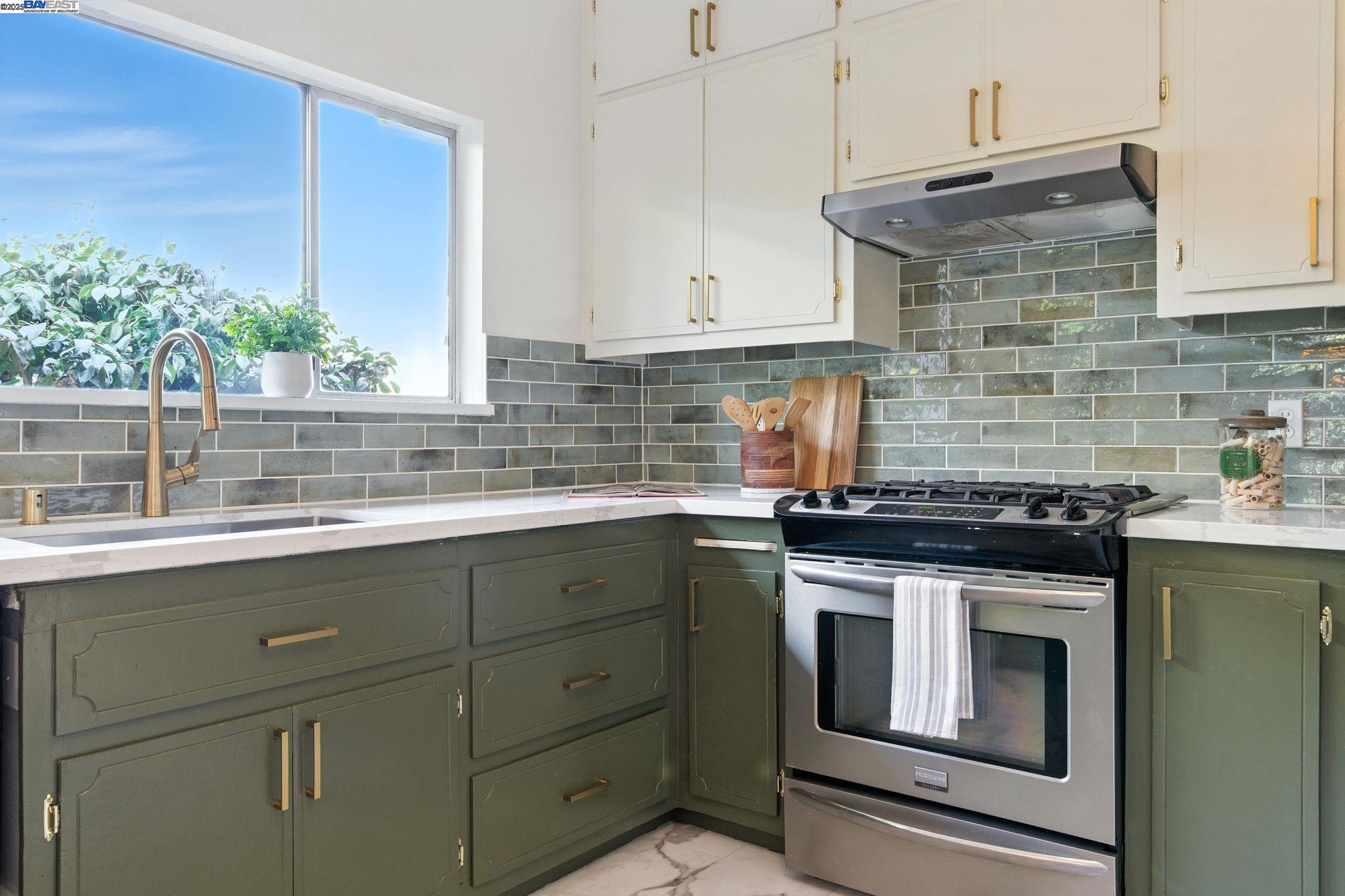 Detail Gallery Image 23 of 48 For 517 Taylor Ave, Alameda,  CA 94501 - 3 Beds | 2 Baths