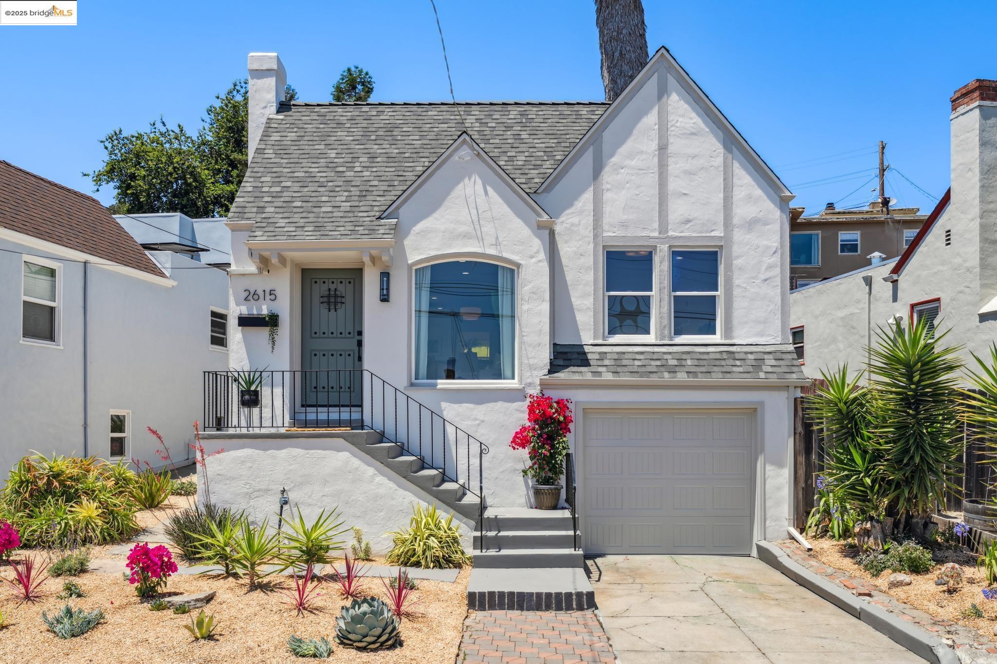 Detail Gallery Image 2 of 60 For 2615 Truman Ave, Oakland,  CA 94605 - 2 Beds | 1 Baths