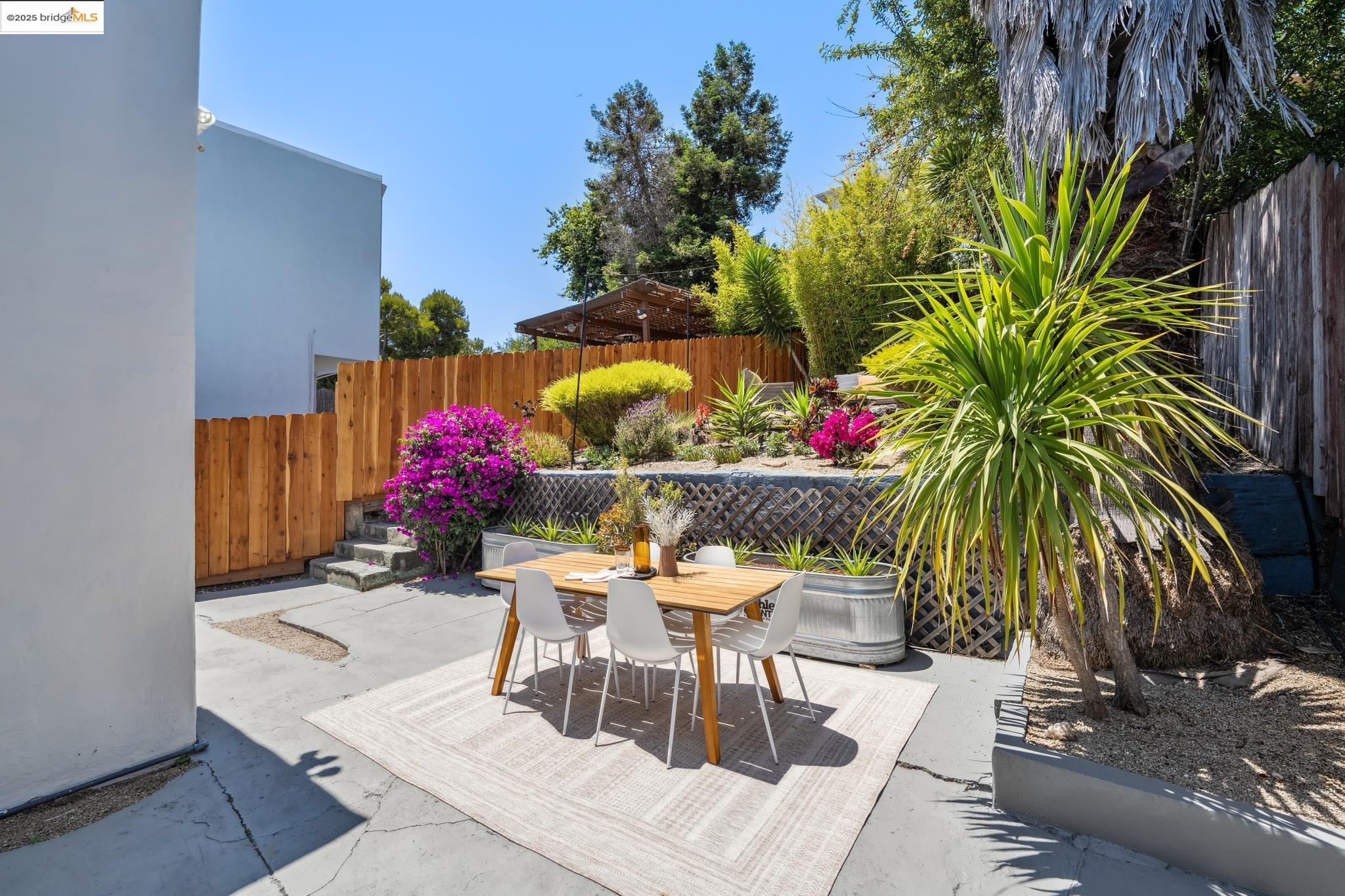 Detail Gallery Image 38 of 60 For 2615 Truman Ave, Oakland,  CA 94605 - 2 Beds | 1 Baths
