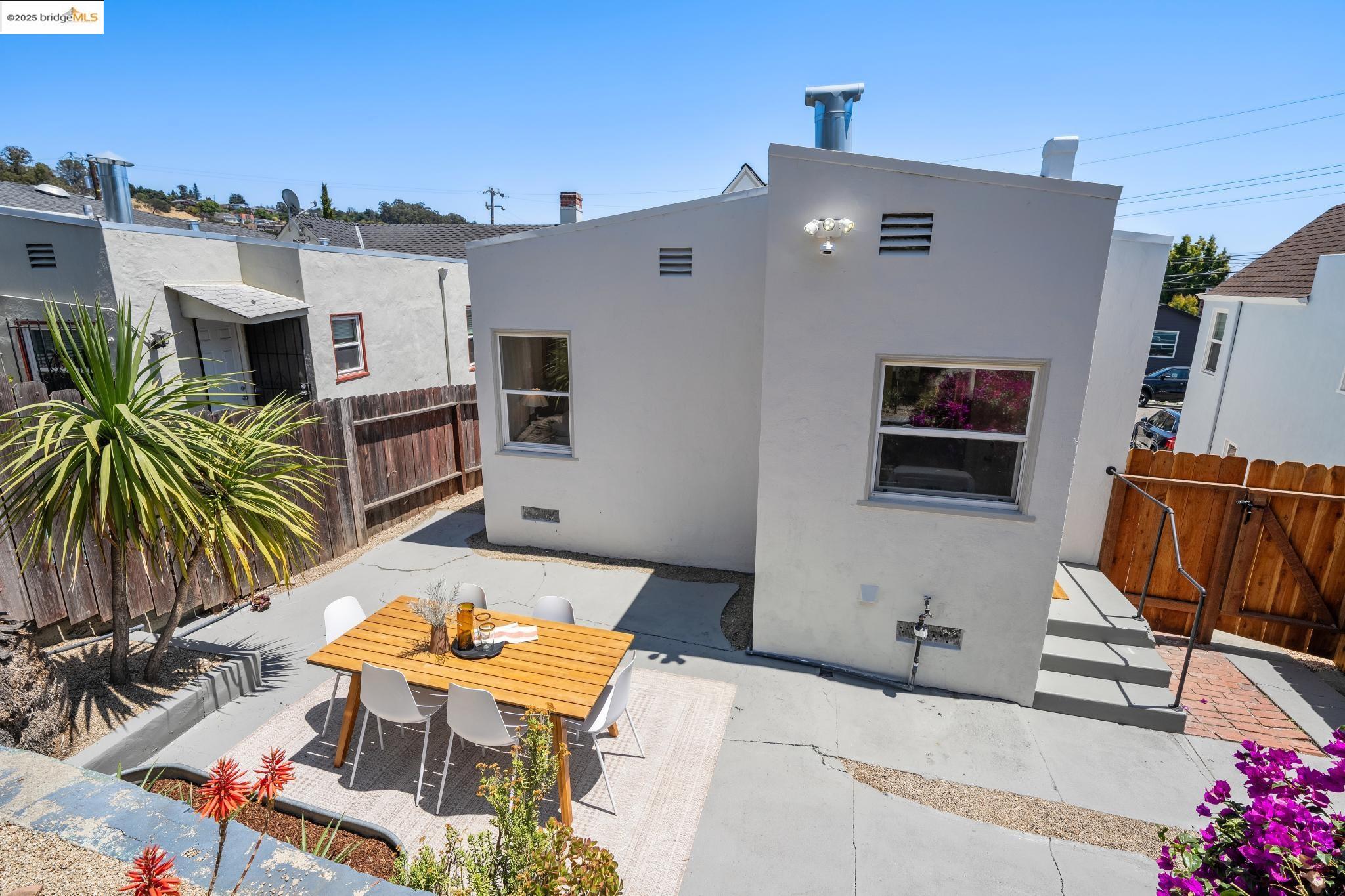 Detail Gallery Image 42 of 60 For 2615 Truman Ave, Oakland,  CA 94605 - 2 Beds | 1 Baths
