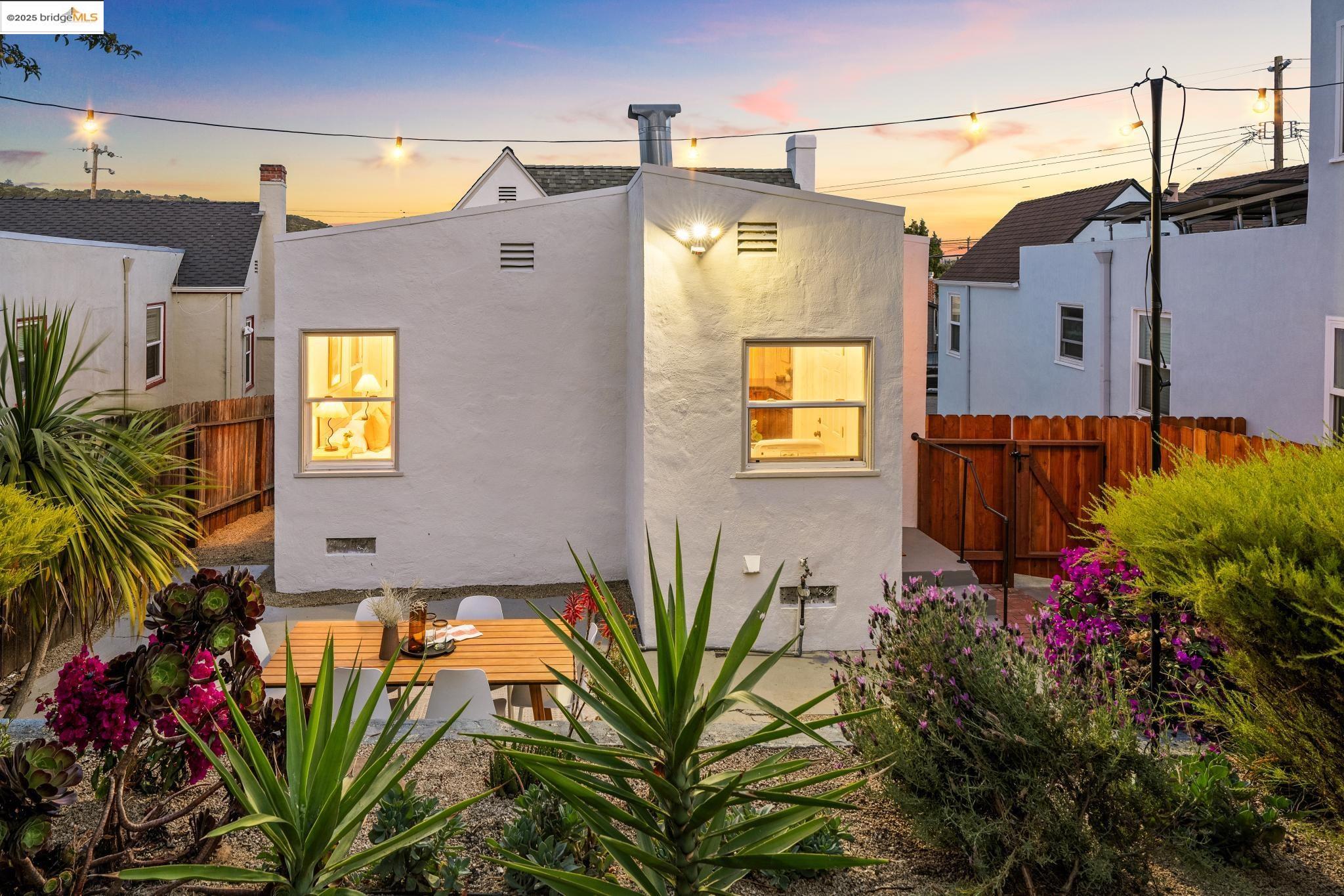 Detail Gallery Image 45 of 60 For 2615 Truman Ave, Oakland,  CA 94605 - 2 Beds | 1 Baths