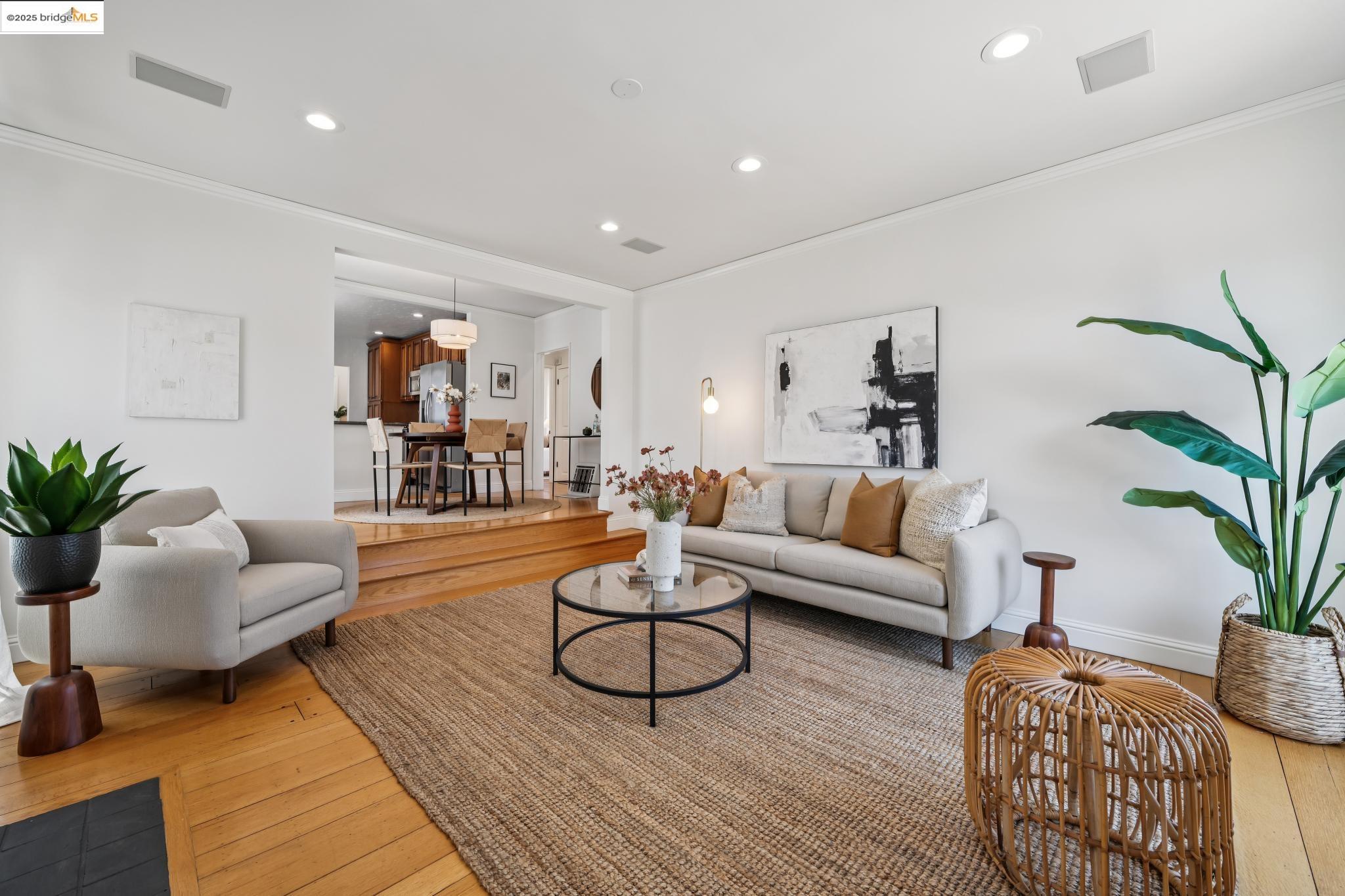 Detail Gallery Image 6 of 60 For 2615 Truman Ave, Oakland,  CA 94605 - 2 Beds | 1 Baths