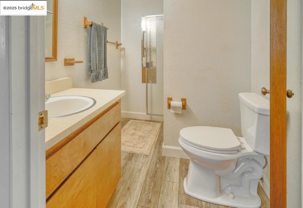Detail Gallery Image 12 of 19 For 12811 Cresthaven Drive, Groveland,  CA 95321 - 3 Beds | 2 Baths