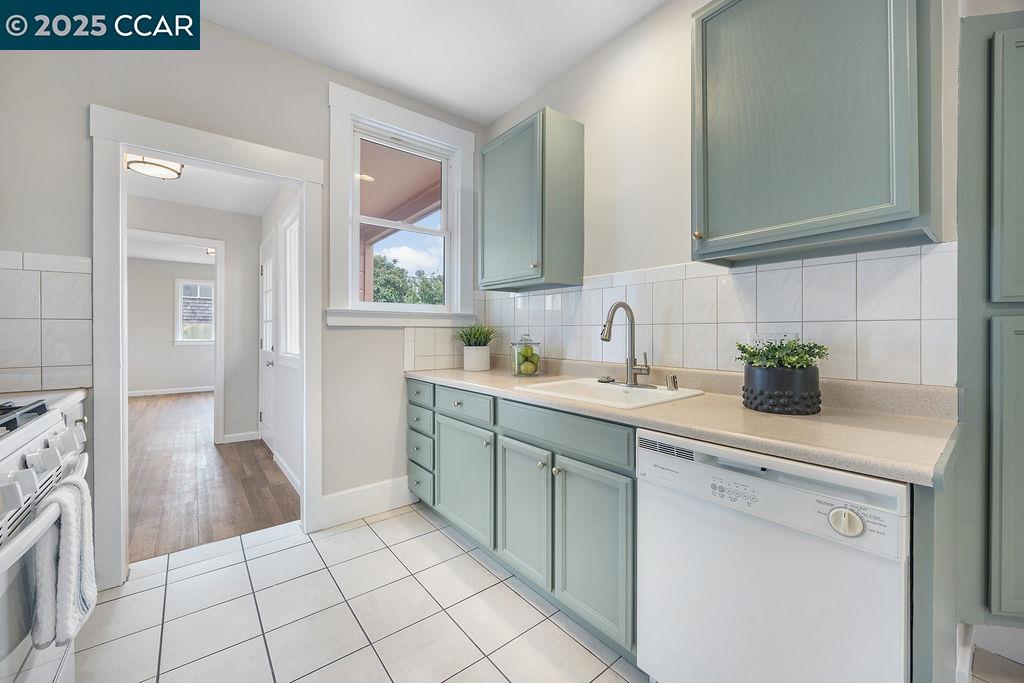 Detail Gallery Image 13 of 35 For 65 Del Monte St, San Francisco,  CA 94112 - 3 Beds | 1 Baths