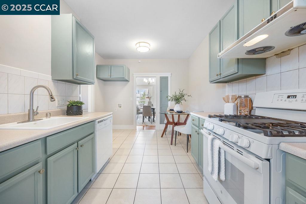 Detail Gallery Image 14 of 35 For 65 Del Monte St, San Francisco,  CA 94112 - 3 Beds | 1 Baths