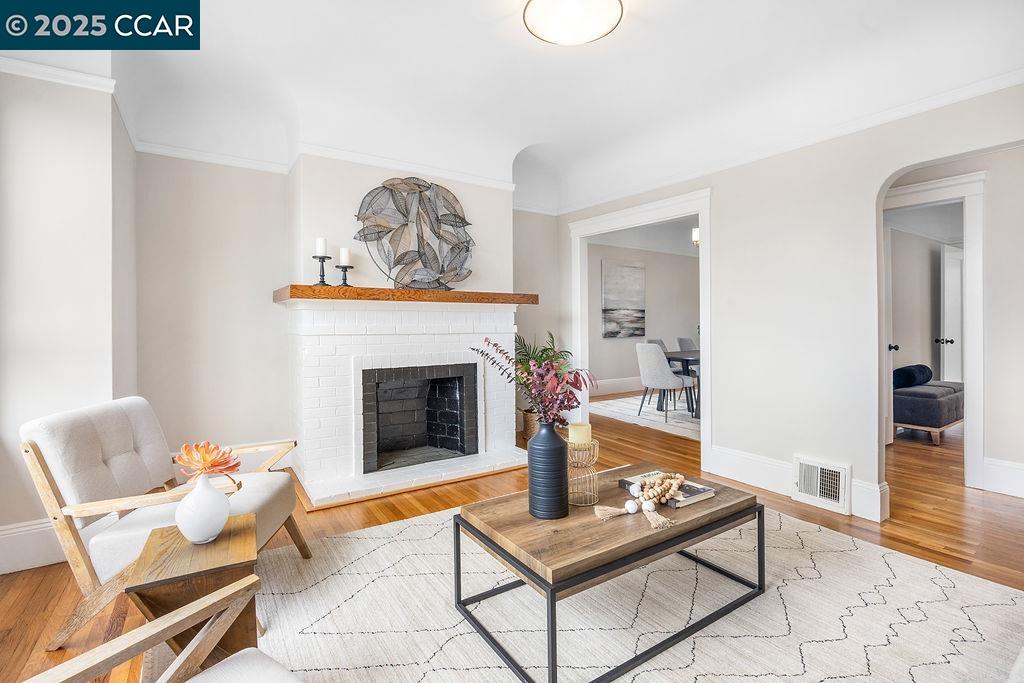Detail Gallery Image 7 of 35 For 65 Del Monte St, San Francisco,  CA 94112 - 3 Beds | 1 Baths