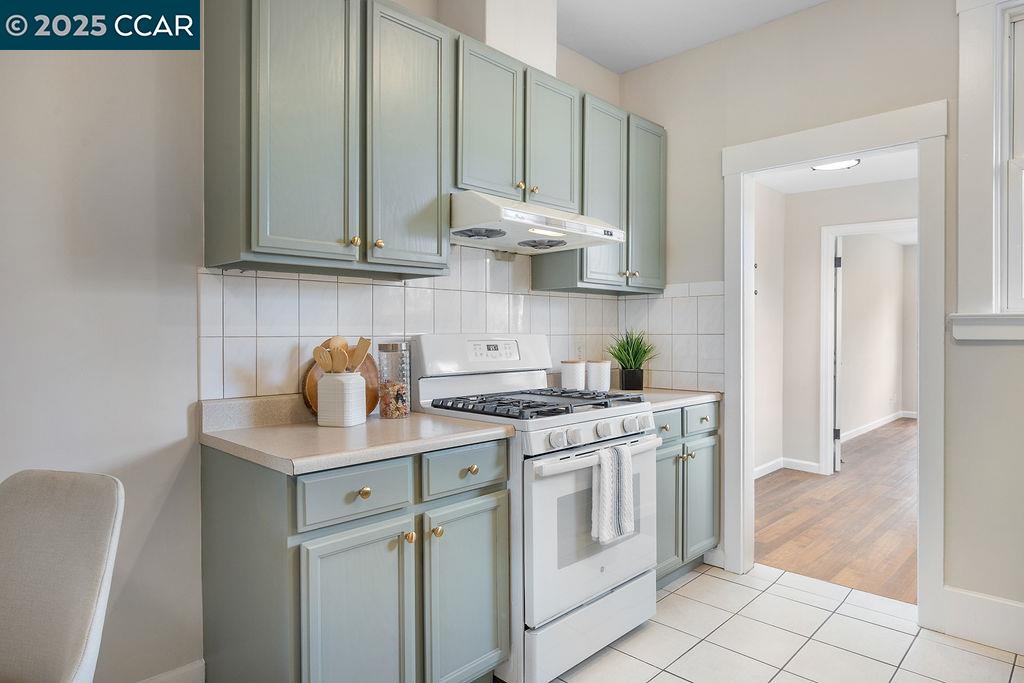 Detail Gallery Image 10 of 35 For 65 Del Monte St, San Francisco,  CA 94112 - 3 Beds | 1 Baths